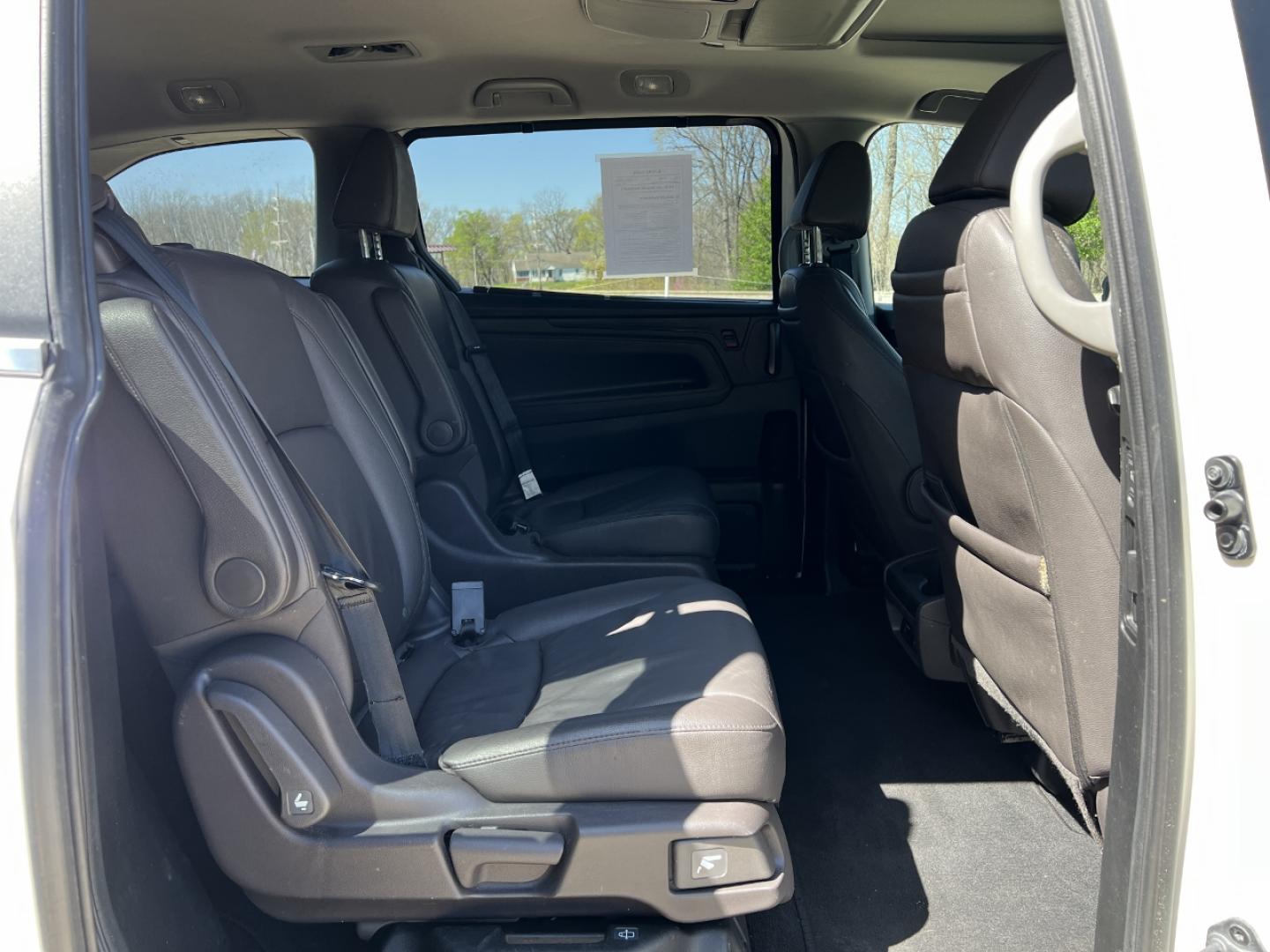 2019 WHITE /Gray Leather Honda Odyssey EX-L (5FNRL6H73KB) with an 3.5L V6 engine, Automatic transmission, located at 506 S. Kingshighway, Cape Girardeau, MO, 63703, (573) 235-5000, 37.294991, -89.553635 - 2019 Honda Odyssey EX-L 101xxx miles Front Wheel Drive 3.5L V6 Automatic Leather 3rd Row Rear Entertainment Navigation Power/Heated Seats Backup Camera Bluetooth Remote Start Cruise Power Windows/Locks/Mirrors We have financing available and we accept trades! Fill out a credit applica - Photo#20
