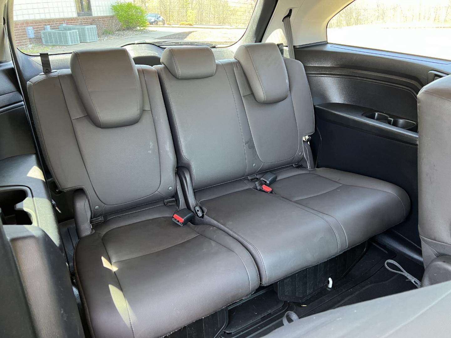 2019 WHITE /Gray Leather Honda Odyssey EX-L (5FNRL6H73KB) with an 3.5L V6 engine, Automatic transmission, located at 506 S. Kingshighway, Cape Girardeau, MO, 63703, (573) 235-5000, 37.294991, -89.553635 - 2019 Honda Odyssey EX-L 101xxx miles Front Wheel Drive 3.5L V6 Automatic Leather 3rd Row Rear Entertainment Navigation Power/Heated Seats Backup Camera Bluetooth Remote Start Cruise Power Windows/Locks/Mirrors We have financing available and we accept trades! Fill out a credit applica - Photo#21