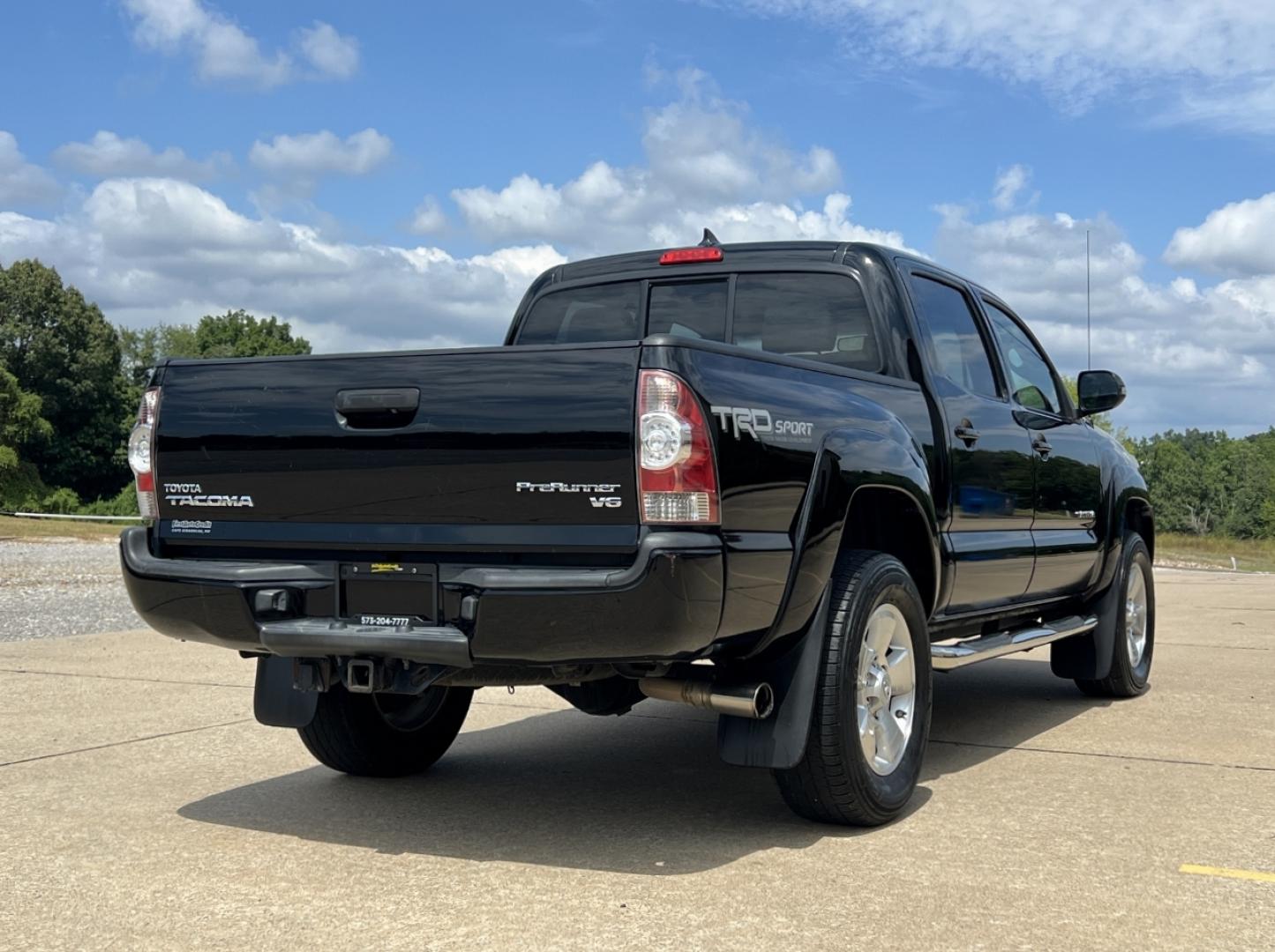 2015 BLACK /Gray Cloth Toyota Tacoma PreRunner Double Cab V6 2WD (5TFJU4GN4FX) with an 4.0L V6 engine, 5-Speed Automatic transmission, located at 506 S. Kingshighway, Cape Girardeau, MO, 63703, (573) 235-5000, 37.294991, -89.553635 - 2015 Toyota Tacoma PreRunner TRD Sport Local 1-Owner 227xxx miles Rear Wheel Drive 4.0L V6 Automatic Bluetooth Cruise Power Windows/Locks/Mirrors We have financing available and we accept trades! Fill out a credit application on our website or come by today! If you have any questions, give - Photo#6