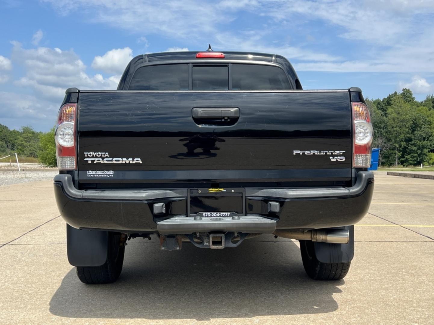 2015 BLACK /Gray Cloth Toyota Tacoma PreRunner Double Cab V6 2WD (5TFJU4GN4FX) with an 4.0L V6 engine, 5-Speed Automatic transmission, located at 506 S. Kingshighway, Cape Girardeau, MO, 63703, (573) 235-5000, 37.294991, -89.553635 - 2015 Toyota Tacoma PreRunner TRD Sport Local 1-Owner 227xxx miles Rear Wheel Drive 4.0L V6 Automatic Bluetooth Cruise Power Windows/Locks/Mirrors We have financing available and we accept trades! Fill out a credit application on our website or come by today! If you have any questions, give - Photo#8