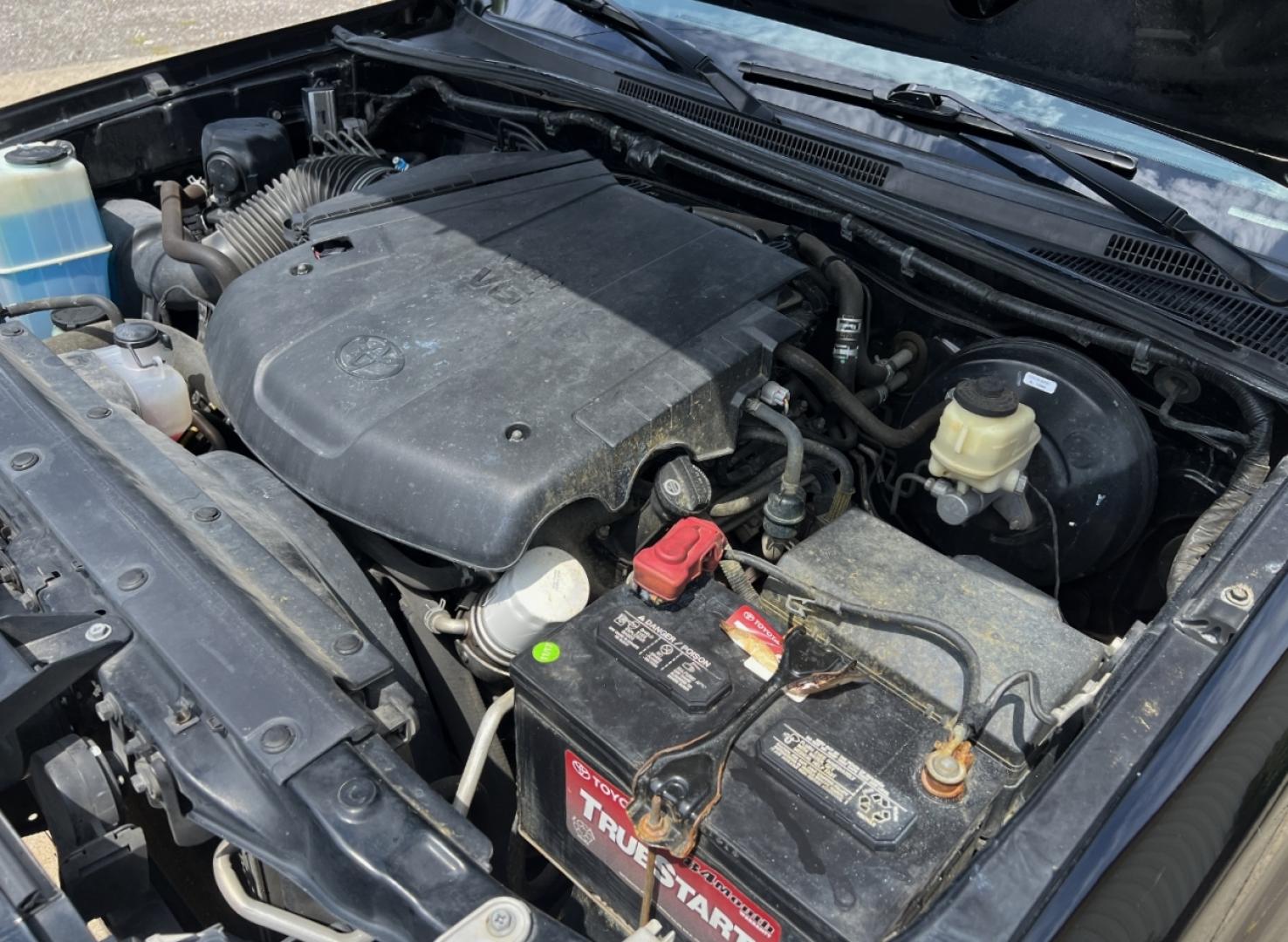 2015 BLACK /Gray Cloth Toyota Tacoma PreRunner Double Cab V6 2WD (5TFJU4GN4FX) with an 4.0L V6 engine, 5-Speed Automatic transmission, located at 506 S. Kingshighway, Cape Girardeau, MO, 63703, (573) 235-5000, 37.294991, -89.553635 - 2015 Toyota Tacoma PreRunner TRD Sport Local 1-Owner 227xxx miles Rear Wheel Drive 4.0L V6 Automatic Bluetooth Cruise Power Windows/Locks/Mirrors We have financing available and we accept trades! Fill out a credit application on our website or come by today! If you have any questions, give - Photo#29