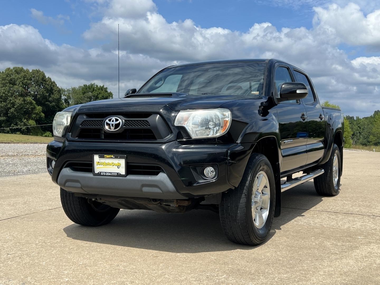 2015 BLACK /Gray Cloth Toyota Tacoma PreRunner Double Cab V6 2WD (5TFJU4GN4FX) with an 4.0L V6 engine, 5-Speed Automatic transmission, located at 506 S. Kingshighway, Cape Girardeau, MO, 63703, (573) 235-5000, 37.294991, -89.553635 - 2015 Toyota Tacoma PreRunner TRD Sport Local 1-Owner 227xxx miles Rear Wheel Drive 4.0L V6 Automatic Bluetooth Cruise Power Windows/Locks/Mirrors We have financing available and we accept trades! Fill out a credit application on our website or come by today! If you have any questions, give - Photo#3