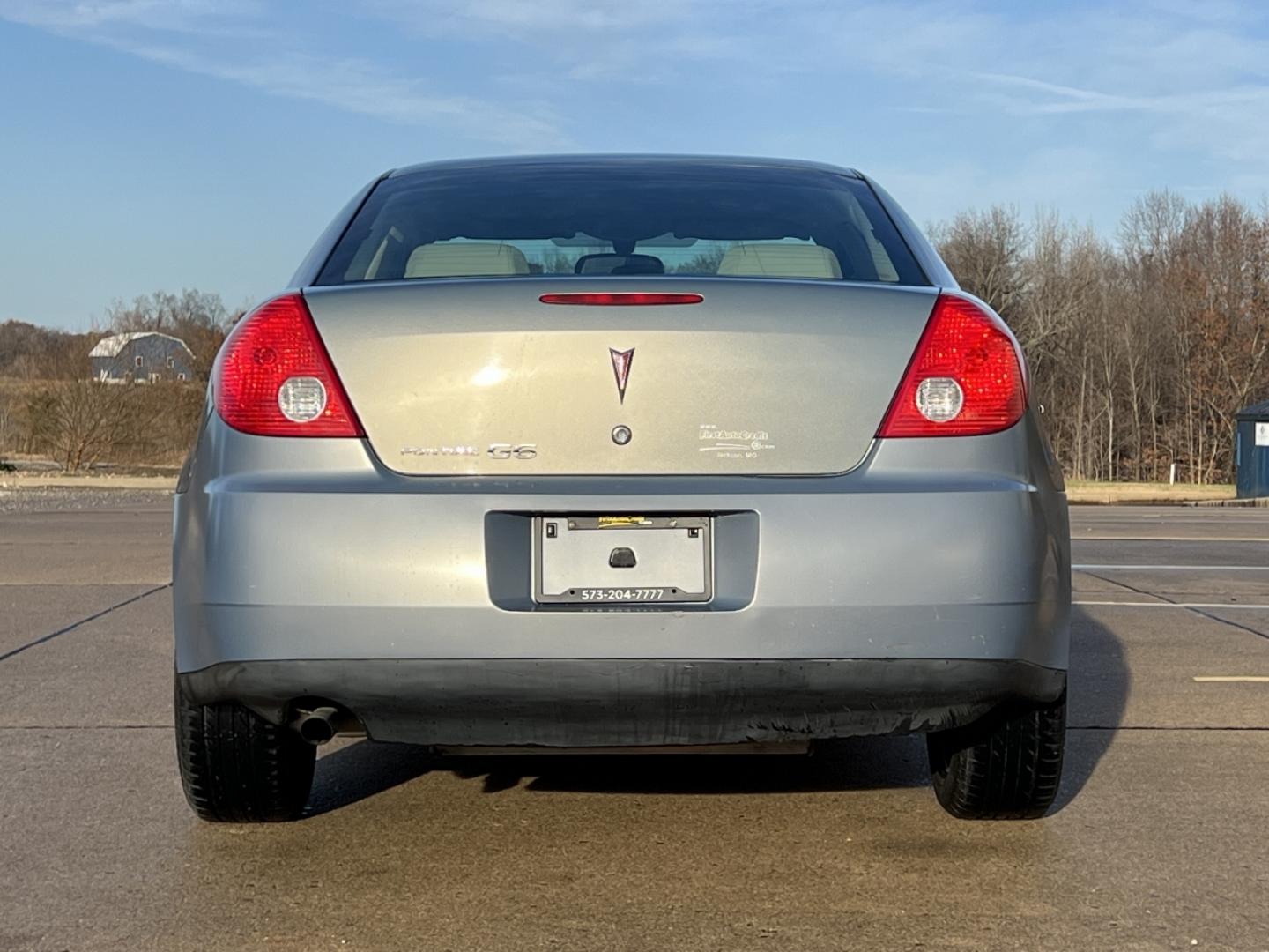 2009 GREY /Tan Cloth Pontiac G6 Sedan (1G2ZG57B694) with an 2.4L 4 Cyl. engine, 4-Speed Automatic Overdrive transmission, located at 2990 Old Orchard Rd., Jackson, MO, 63755, 37.354214, -89.612106 - 2009 Pontiac G6 Only 48xxx miles Front Wheel Drive 2.4L 4 Cyl. Automatic Cruise Power Windows/Locks/Mirrors We have financing available and we accept trades! Fill out a credit application on our website or come by today! If you have any questions, give us a call at (573) 204-7777 or visit ou - Photo#7