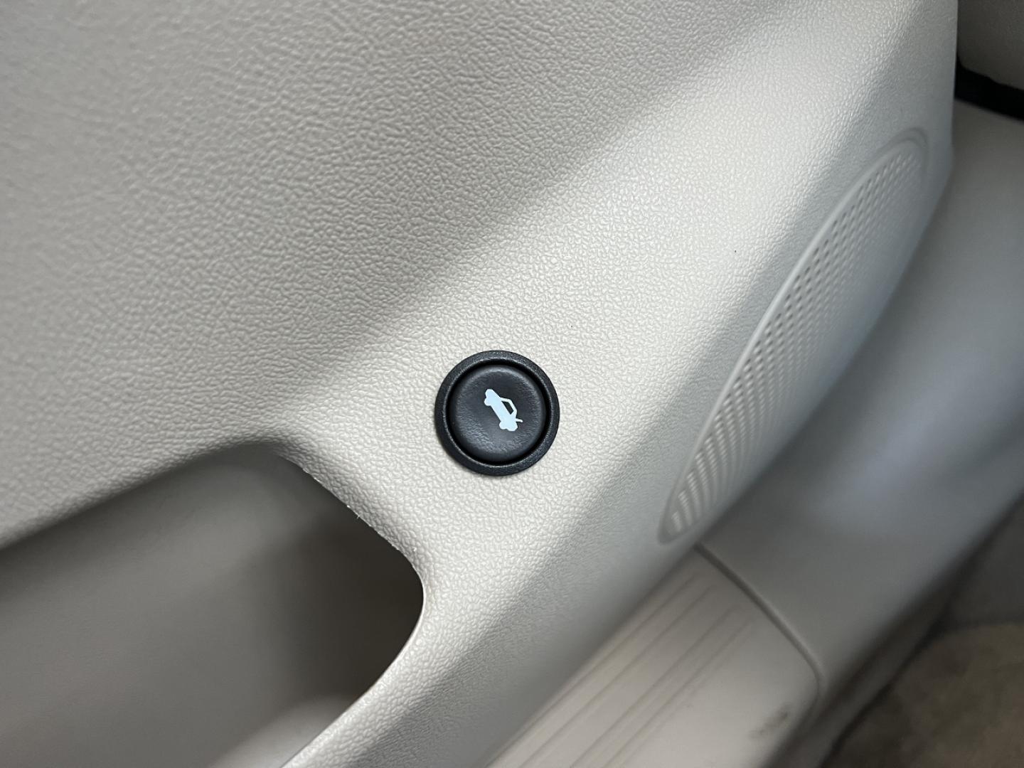 2009 GREY /Tan Cloth Pontiac G6 Sedan (1G2ZG57B694) with an 2.4L 4 Cyl. engine, 4-Speed Automatic Overdrive transmission, located at 2990 Old Orchard Rd., Jackson, MO, 63755, 37.354214, -89.612106 - 2009 Pontiac G6 Only 48xxx miles Front Wheel Drive 2.4L 4 Cyl. Automatic Cruise Power Windows/Locks/Mirrors We have financing available and we accept trades! Fill out a credit application on our website or come by today! If you have any questions, give us a call at (573) 204-7777 or visit ou - Photo#25