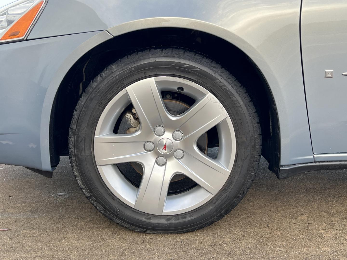 2009 GREY /Tan Cloth Pontiac G6 Sedan (1G2ZG57B694) with an 2.4L 4 Cyl. engine, 4-Speed Automatic Overdrive transmission, located at 2990 Old Orchard Rd., Jackson, MO, 63755, 37.354214, -89.612106 - 2009 Pontiac G6 Only 48xxx miles Front Wheel Drive 2.4L 4 Cyl. Automatic Cruise Power Windows/Locks/Mirrors We have financing available and we accept trades! Fill out a credit application on our website or come by today! If you have any questions, give us a call at (573) 204-7777 or visit ou - Photo#30