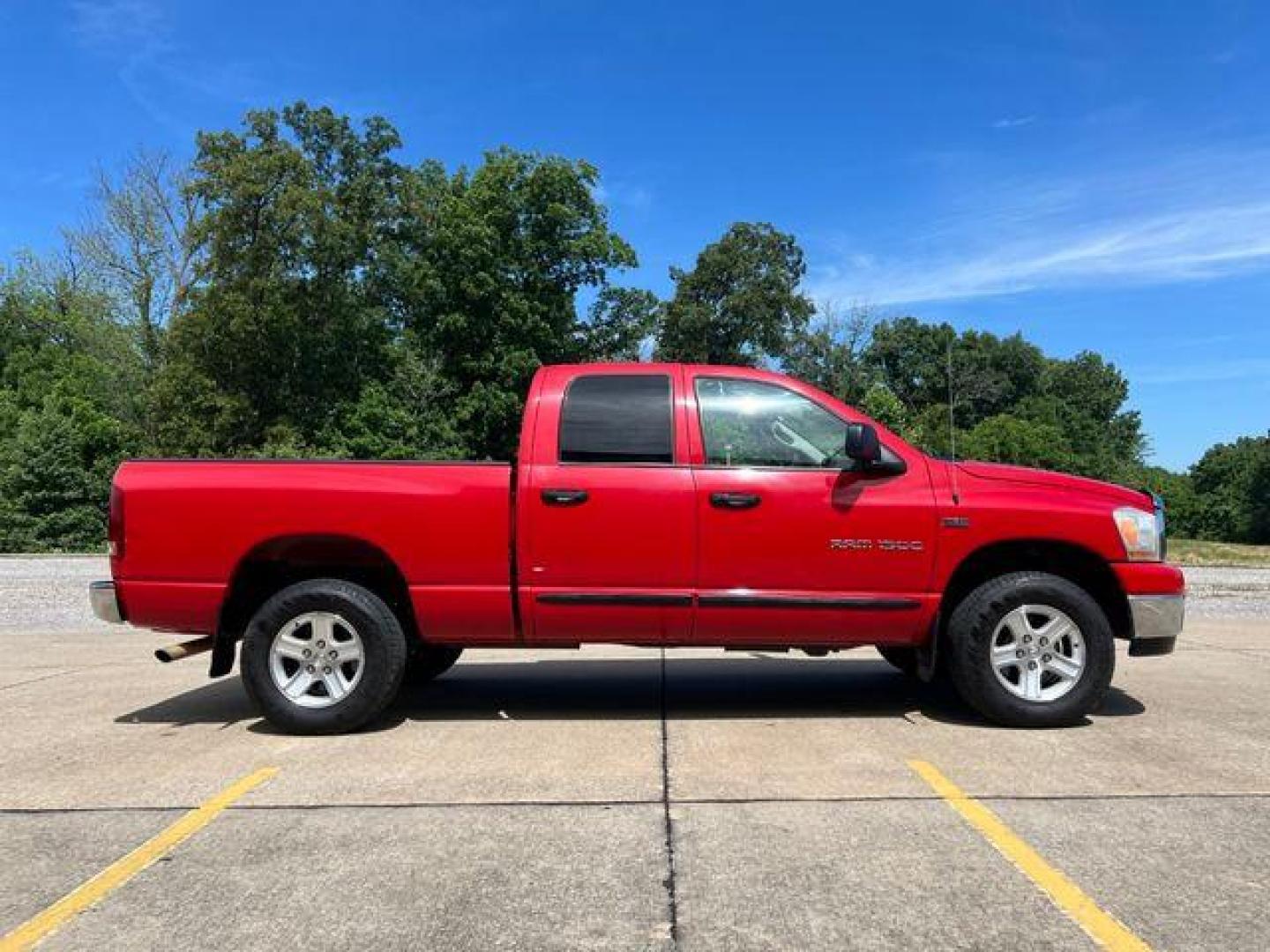 2006 RED /Tan DODGE RAM 1500 ST (1D7HU18236S) with an 5.7L engine, Automatic transmission, located at 2990 Old Orchard Rd., Jackson, MO, 63755, 37.354214, -89.612106 - Photo#6