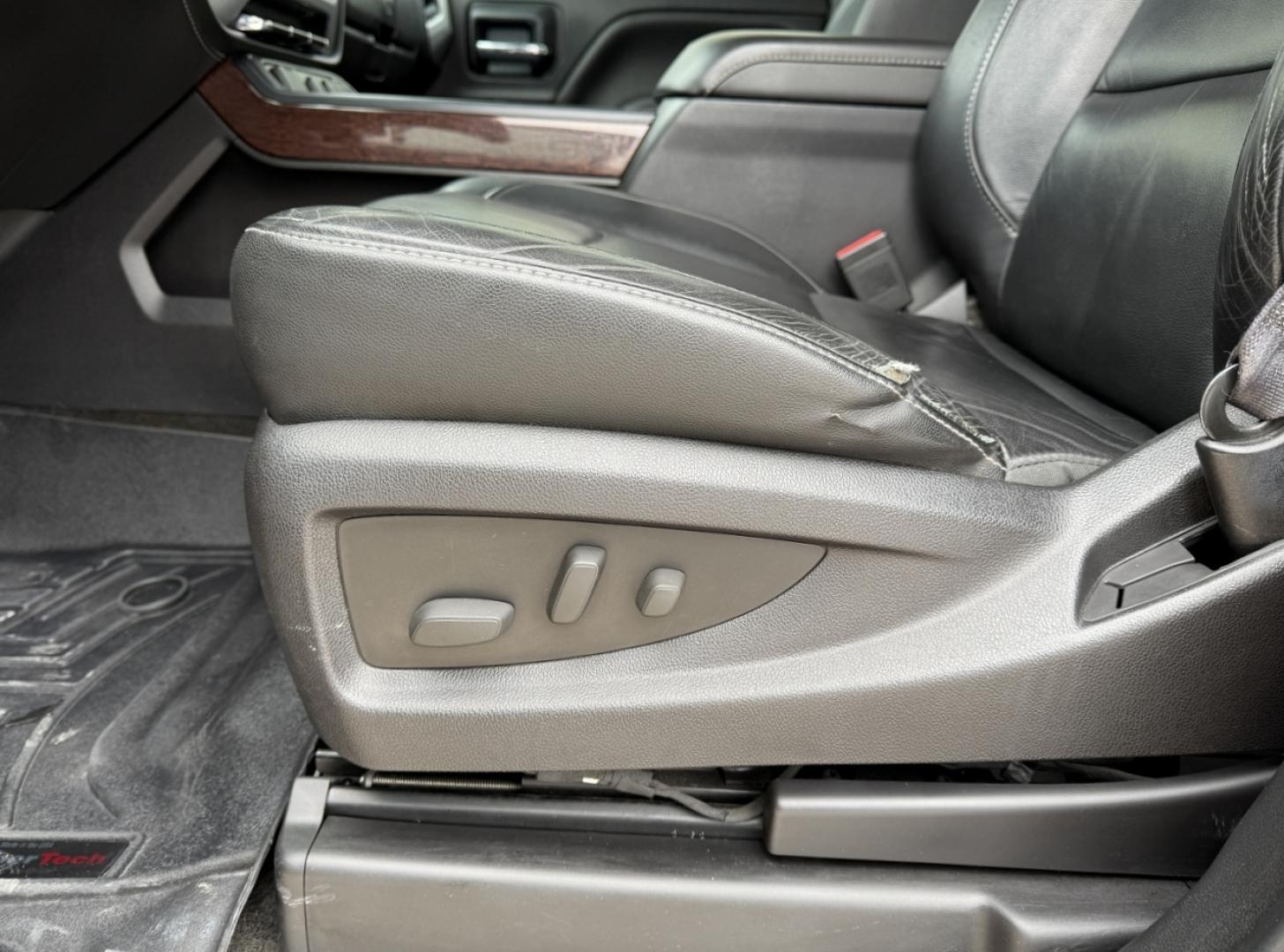 2014 MAROON /Black Leather GMC Sierra 1500 SLT Crew Cab 4WD (1GTV2VEJ4EZ) with an 6.2L V8 engine, Automatic transmission, located at 2990 Old Orchard Rd., Jackson, MO, 63755, 37.354214, -89.612106 - *** SALVAGE TITLE *** 2014 GMC Sierra 1500 SLT Only 91xxx miles 4x4 6.2L V8 Automatic Leather Navigation Power/Heated Seats Backup Camera Bluetooth Remote Start Cruise Power Windows/Locks/Mirrors We have financing available and we accept trades! Fill out a credit application on our web - Photo#6