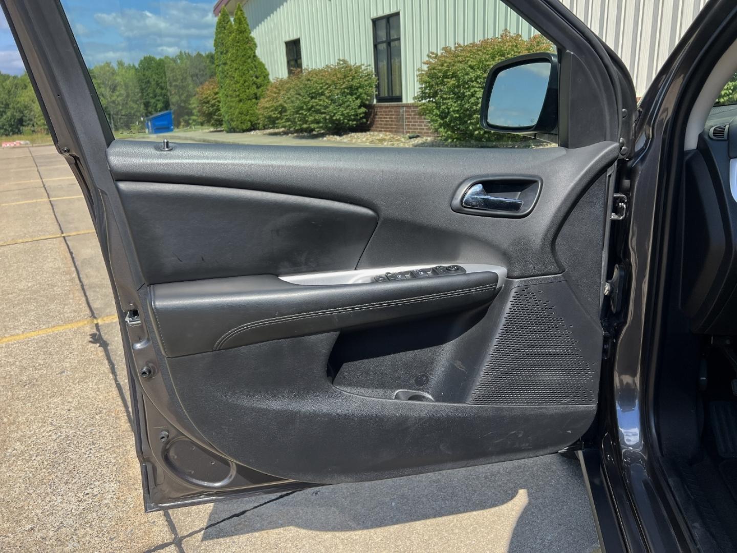 2020 GRAY /Black Cloth Dodge Journey SE Value (3C4PDCAB5LT) with an 2.4L 4 Cyl. engine, Automatic transmission, located at 506 S. Kingshighway, Cape Girardeau, MO, 63703, (573) 235-5000, 37.294991, -89.553635 - 2020 Dodge Journey SE 1-Owner 83xxx miles Front Wheel Drive 2.4L 4 Cyl. Automatic 3rd Row Backup Camera Cruise Power Windows/Locks/Mirrors We have financing available and we accept trades! Fill out a credit application on our website or come by today! If you have any questions, give us a - Photo#10
