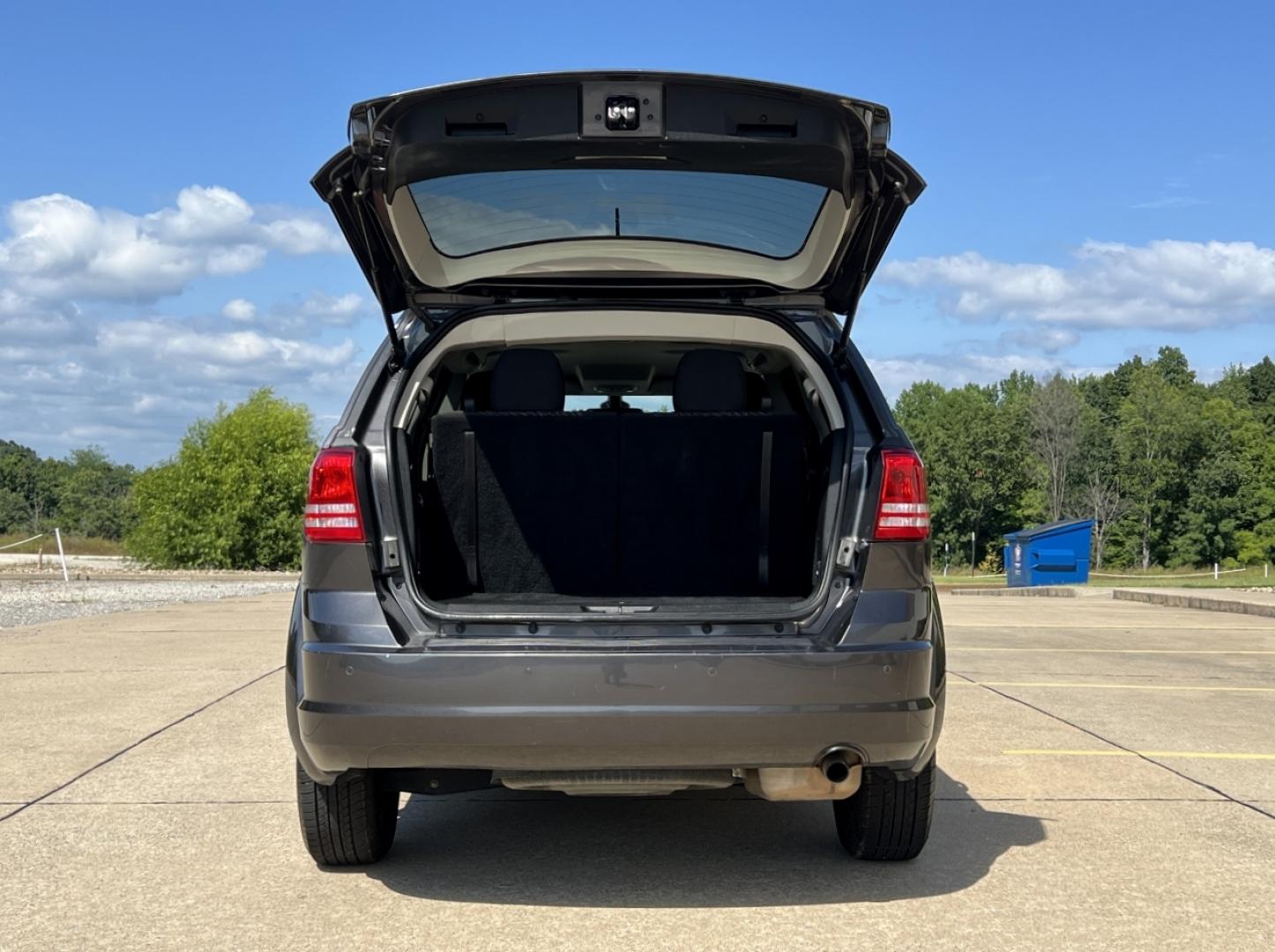 2020 GRAY /Black Cloth Dodge Journey SE Value (3C4PDCAB5LT) with an 2.4L 4 Cyl. engine, Automatic transmission, located at 506 S. Kingshighway, Cape Girardeau, MO, 63703, (573) 235-5000, 37.294991, -89.553635 - 2020 Dodge Journey SE 1-Owner 83xxx miles Front Wheel Drive 2.4L 4 Cyl. Automatic 3rd Row Backup Camera Cruise Power Windows/Locks/Mirrors We have financing available and we accept trades! Fill out a credit application on our website or come by today! If you have any questions, give us a - Photo#17