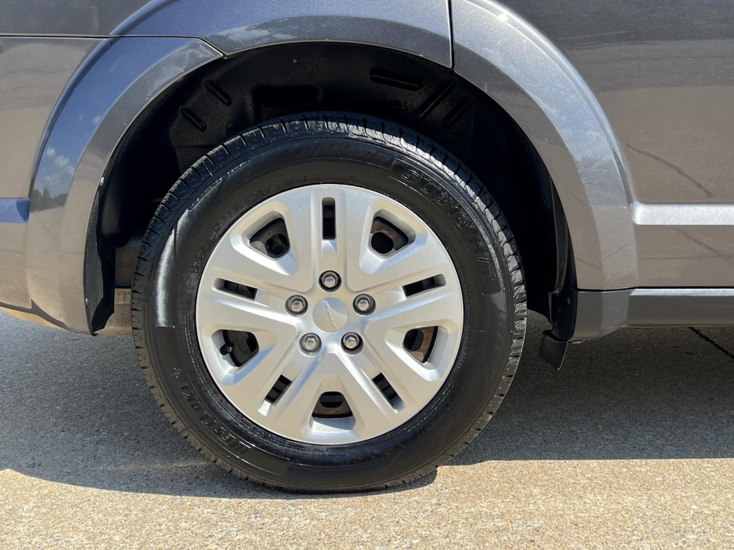 2020 GRAY /Black Cloth Dodge Journey SE Value (3C4PDCAB5LT) with an 2.4L 4 Cyl. engine, Automatic transmission, located at 506 S. Kingshighway, Cape Girardeau, MO, 63703, (573) 235-5000, 37.294991, -89.553635 - 2020 Dodge Journey SE 1-Owner 83xxx miles Front Wheel Drive 2.4L 4 Cyl. Automatic 3rd Row Backup Camera Cruise Power Windows/Locks/Mirrors We have financing available and we accept trades! Fill out a credit application on our website or come by today! If you have any questions, give us a - Photo#35