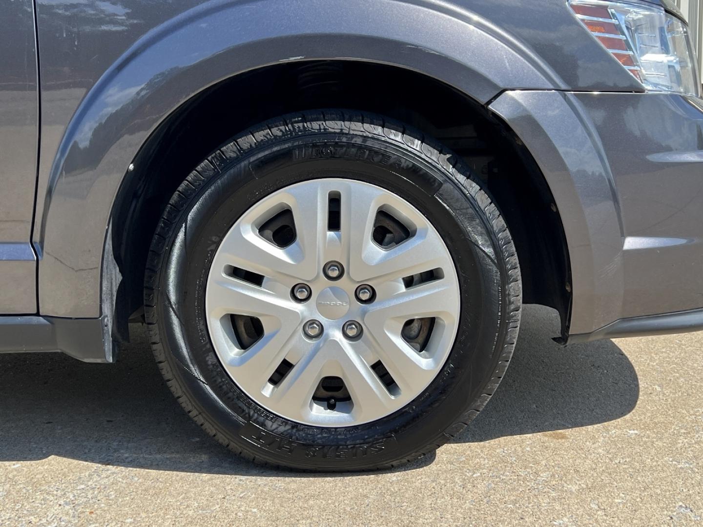 2020 GRAY /Black Cloth Dodge Journey SE Value (3C4PDCAB5LT) with an 2.4L 4 Cyl. engine, Automatic transmission, located at 506 S. Kingshighway, Cape Girardeau, MO, 63703, (573) 235-5000, 37.294991, -89.553635 - 2020 Dodge Journey SE 1-Owner 83xxx miles Front Wheel Drive 2.4L 4 Cyl. Automatic 3rd Row Backup Camera Cruise Power Windows/Locks/Mirrors We have financing available and we accept trades! Fill out a credit application on our website or come by today! If you have any questions, give us a - Photo#36