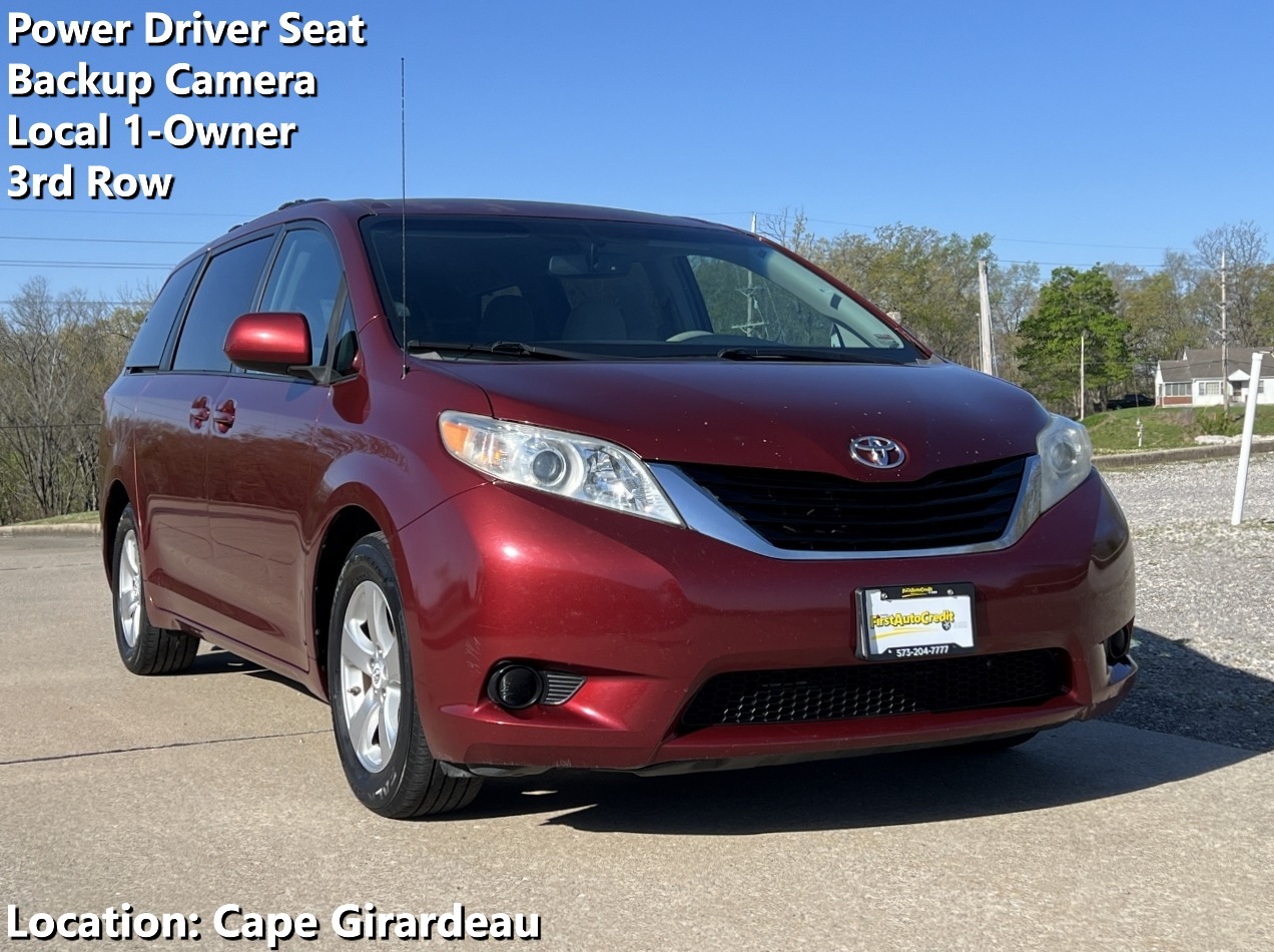 photo of 2011 Toyota Sienna LE 8-Pass V6