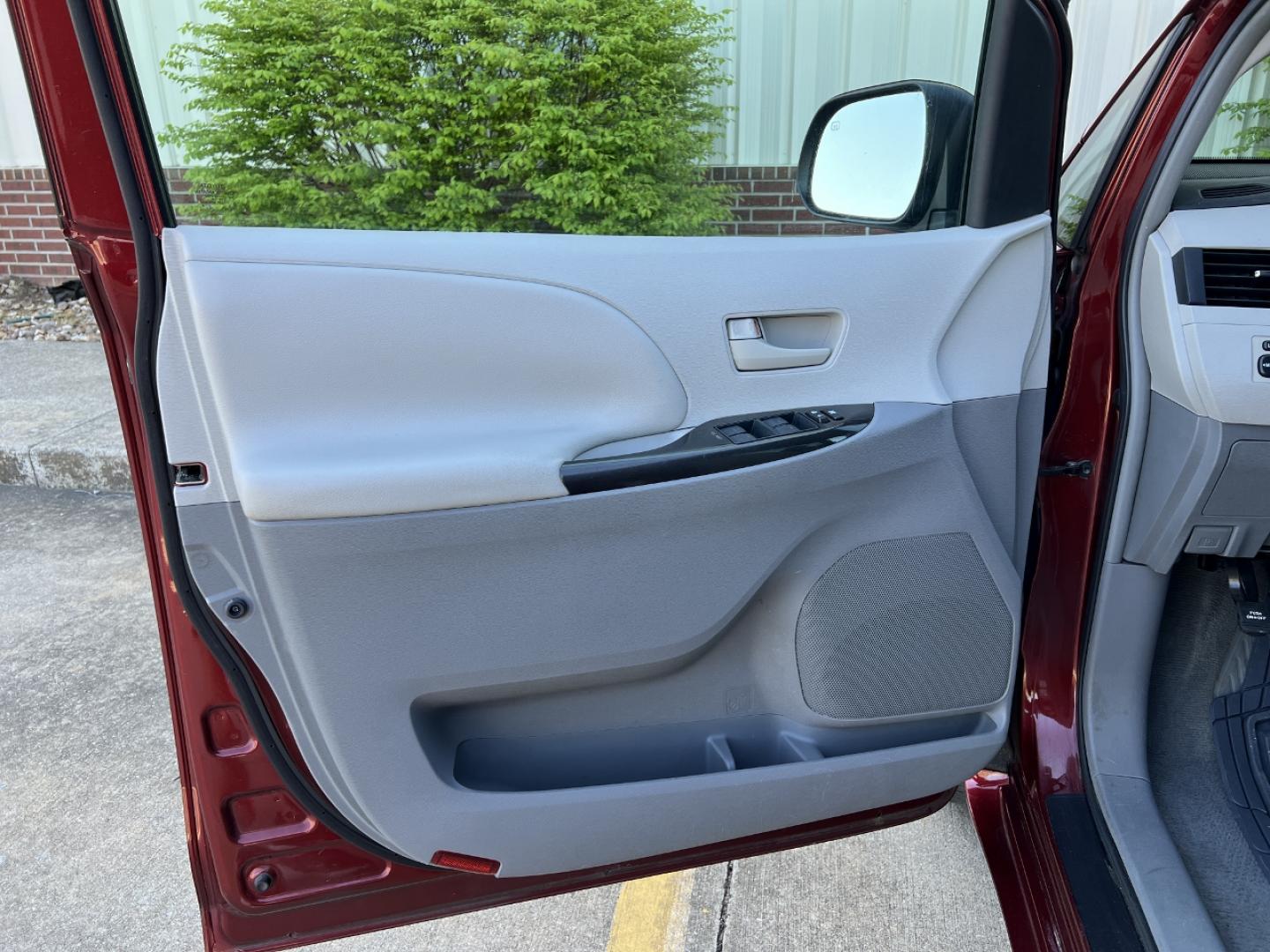 2011 MAROON /Gray Cloth Toyota Sienna LE 8-Pass V6 (5TDKK3DC4BS) with an 3.5L V6 engine, Automatic transmission, located at 506 S. Kingshighway, Cape Girardeau, MO, 63703, (573) 235-5000, 37.294991, -89.553635 - 2011 Toyota Sienna LE Local 1-Owner 199xxx miles Front Wheel Drive 3.5L V6 Automatic 3rd Row Power Driver Seat Backup Camera Cruise Power Windows/Locks/Mirrors We have financing available and we accept trades! Fill out a credit application on our website or come by today! If you have any - Photo#11