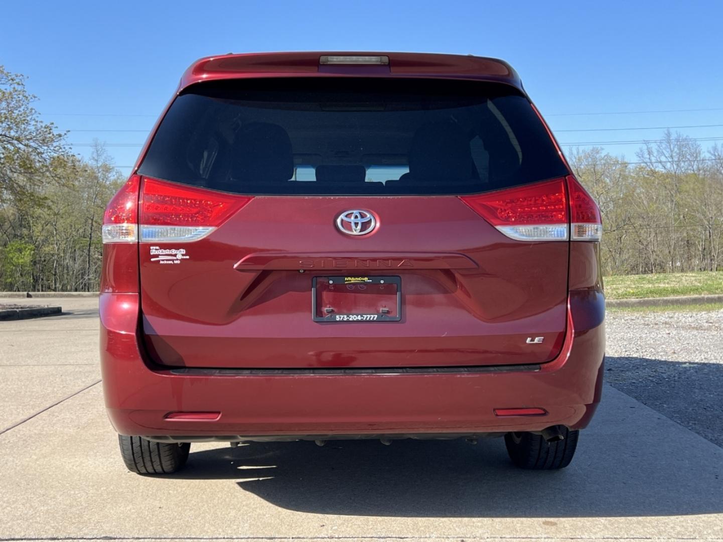 2011 MAROON /Gray Cloth Toyota Sienna LE 8-Pass V6 (5TDKK3DC4BS) with an 3.5L V6 engine, Automatic transmission, located at 506 S. Kingshighway, Cape Girardeau, MO, 63703, (573) 235-5000, 37.294991, -89.553635 - 2011 Toyota Sienna LE Local 1-Owner 199xxx miles Front Wheel Drive 3.5L V6 Automatic 3rd Row Power Driver Seat Backup Camera Cruise Power Windows/Locks/Mirrors We have financing available and we accept trades! Fill out a credit application on our website or come by today! If you have any - Photo#9
