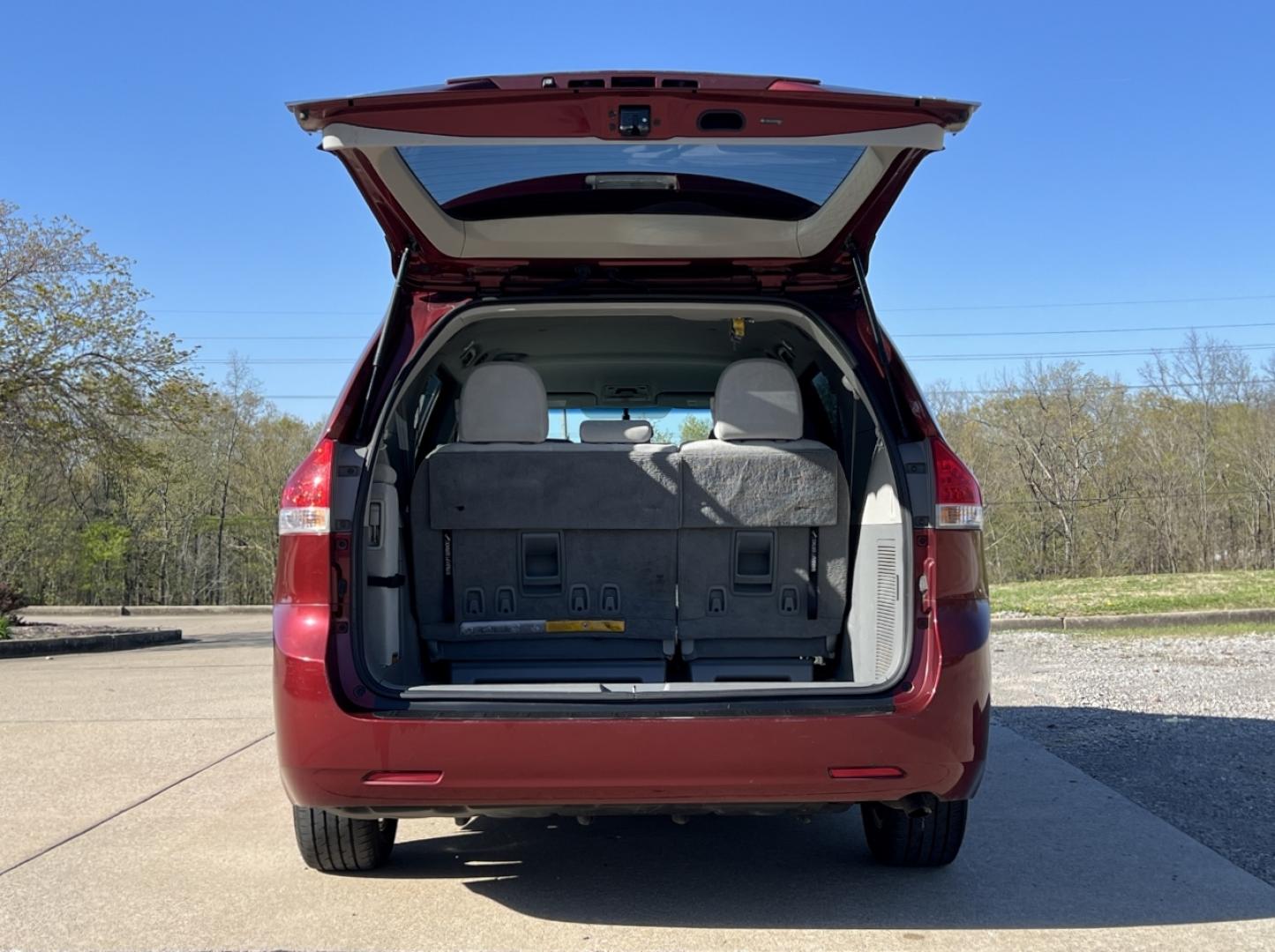 2011 MAROON /Gray Cloth Toyota Sienna LE 8-Pass V6 (5TDKK3DC4BS) with an 3.5L V6 engine, Automatic transmission, located at 506 S. Kingshighway, Cape Girardeau, MO, 63703, (573) 235-5000, 37.294991, -89.553635 - 2011 Toyota Sienna LE Local 1-Owner 199xxx miles Front Wheel Drive 3.5L V6 Automatic 3rd Row Power Driver Seat Backup Camera Cruise Power Windows/Locks/Mirrors We have financing available and we accept trades! Fill out a credit application on our website or come by today! If you have any - Photo#18