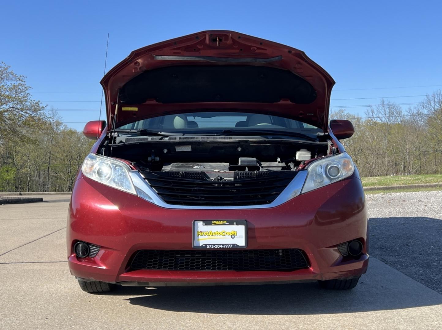 2011 MAROON /Gray Cloth Toyota Sienna LE 8-Pass V6 (5TDKK3DC4BS) with an 3.5L V6 engine, Automatic transmission, located at 506 S. Kingshighway, Cape Girardeau, MO, 63703, (573) 235-5000, 37.294991, -89.553635 - 2011 Toyota Sienna LE Local 1-Owner 199xxx miles Front Wheel Drive 3.5L V6 Automatic 3rd Row Power Driver Seat Backup Camera Cruise Power Windows/Locks/Mirrors We have financing available and we accept trades! Fill out a credit application on our website or come by today! If you have any - Photo#30