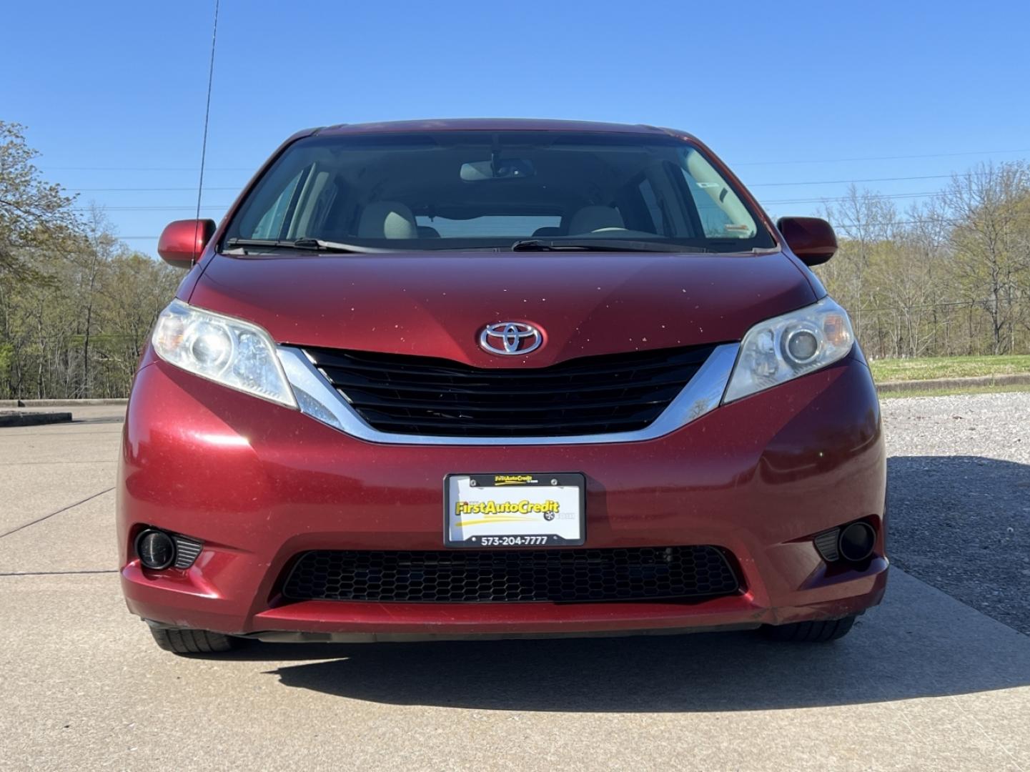 2011 MAROON /Gray Cloth Toyota Sienna LE 8-Pass V6 (5TDKK3DC4BS) with an 3.5L V6 engine, Automatic transmission, located at 506 S. Kingshighway, Cape Girardeau, MO, 63703, (573) 235-5000, 37.294991, -89.553635 - 2011 Toyota Sienna LE Local 1-Owner 199xxx miles Front Wheel Drive 3.5L V6 Automatic 3rd Row Power Driver Seat Backup Camera Cruise Power Windows/Locks/Mirrors We have financing available and we accept trades! Fill out a credit application on our website or come by today! If you have any - Photo#10