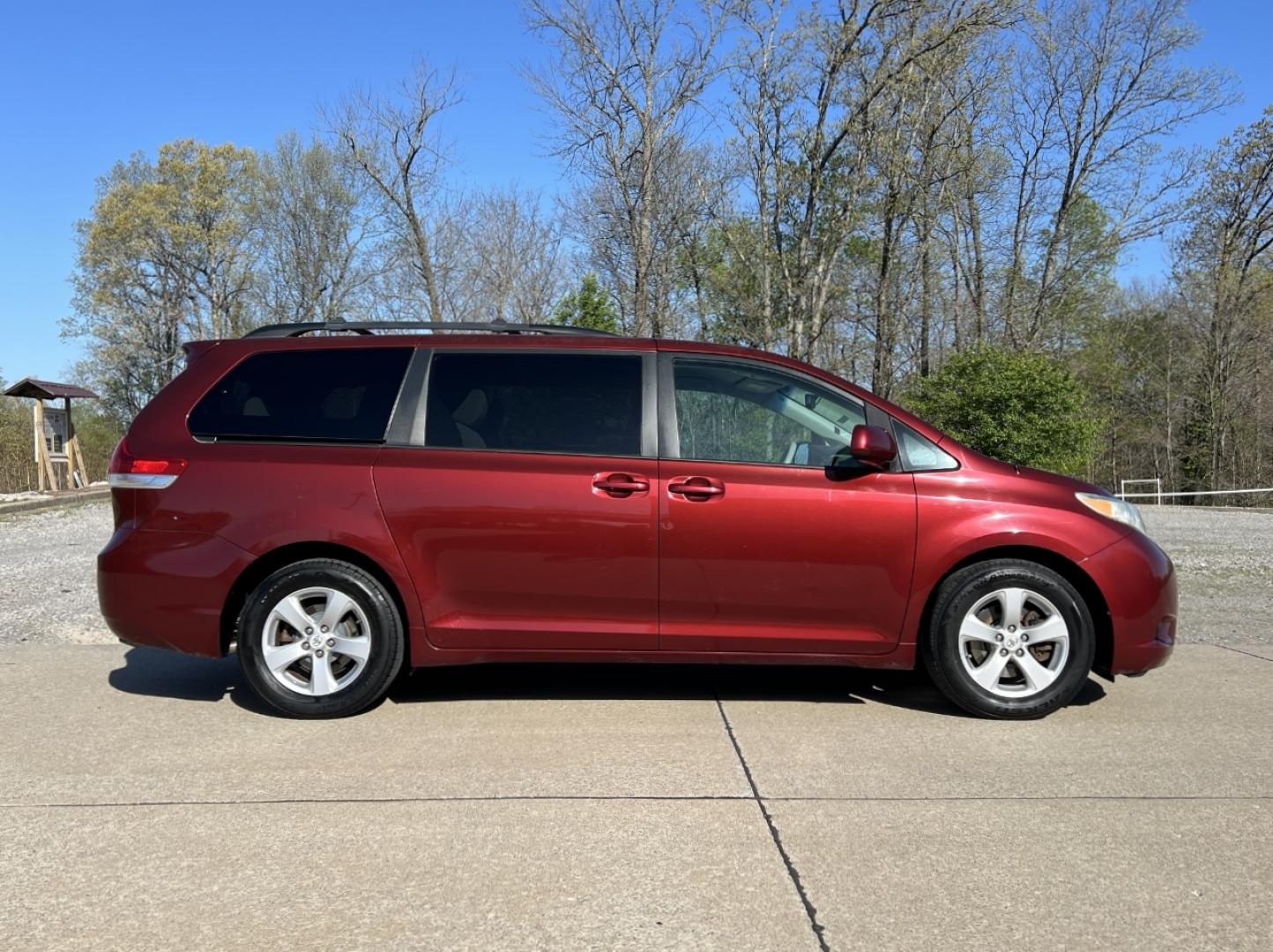 2011 MAROON /Gray Cloth Toyota Sienna LE 8-Pass V6 (5TDKK3DC4BS) with an 3.5L V6 engine, Automatic transmission, located at 506 S. Kingshighway, Cape Girardeau, MO, 63703, (573) 235-5000, 37.294991, -89.553635 - 2011 Toyota Sienna LE Local 1-Owner 199xxx miles Front Wheel Drive 3.5L V6 Automatic 3rd Row Power Driver Seat Backup Camera Cruise Power Windows/Locks/Mirrors We have financing available and we accept trades! Fill out a credit application on our website or come by today! If you have any - Photo#6