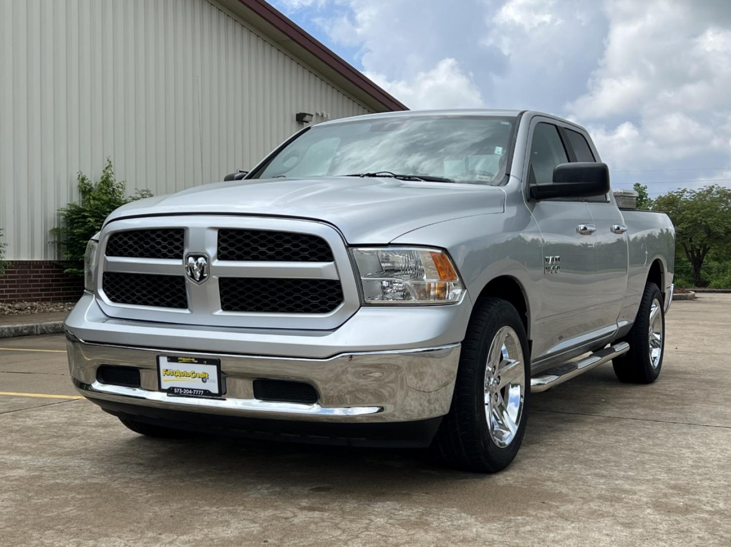 2015 SILVER /Gray Cloth RAM 1500 SLT Quad Cab 2WD (1C6RR6GG5FS) with an 3.6L V6 engine, Automatic transmission, located at 506 S. Kingshighway, Cape Girardeau, MO, 63703, (573) 235-5000, 37.294991, -89.553635 - 2015 Ram 1500 SLT 96xxx miles Rear Wheel Drive 3.6L V6 Automatic Bluetooth Cruise Power Windows/Locks/Mirrors We have financing available and we accept trades! Fill out a credit application on our website or come by today! If you have any questions, give us a call at (573) 235-5000 or visit - Photo#2