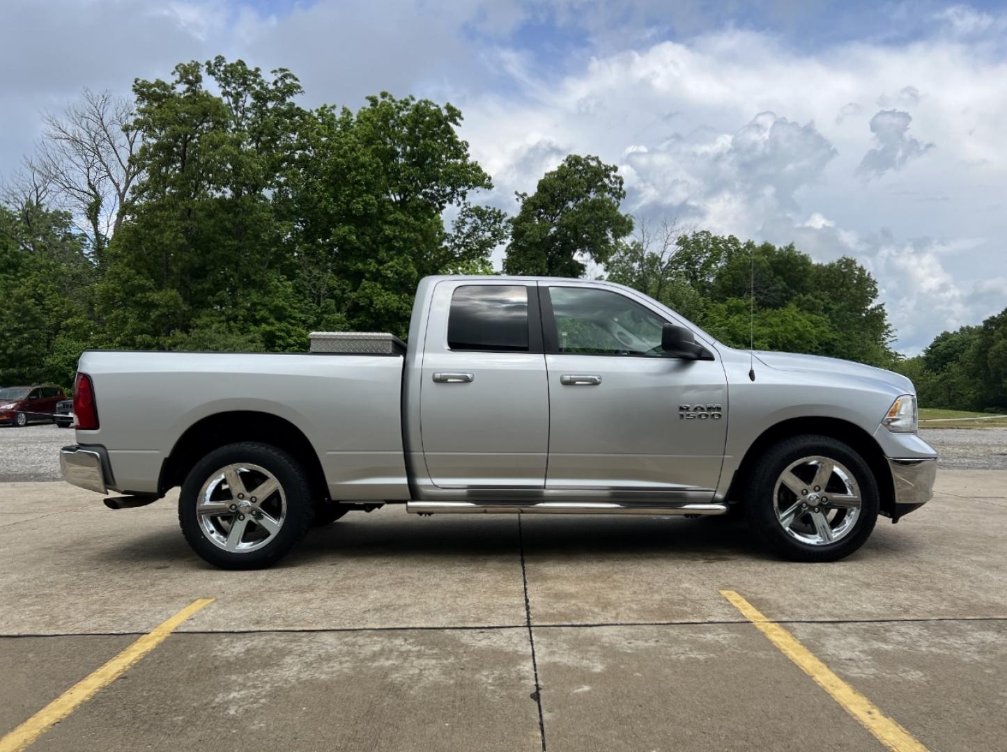 2015 SILVER /Gray Cloth RAM 1500 SLT Quad Cab 2WD (1C6RR6GG5FS) with an 3.6L V6 engine, Automatic transmission, located at 506 S. Kingshighway, Cape Girardeau, MO, 63703, (573) 235-5000, 37.294991, -89.553635 - 2015 Ram 1500 SLT 96xxx miles Rear Wheel Drive 3.6L V6 Automatic Bluetooth Cruise Power Windows/Locks/Mirrors We have financing available and we accept trades! Fill out a credit application on our website or come by today! If you have any questions, give us a call at (573) 235-5000 or visit - Photo#4