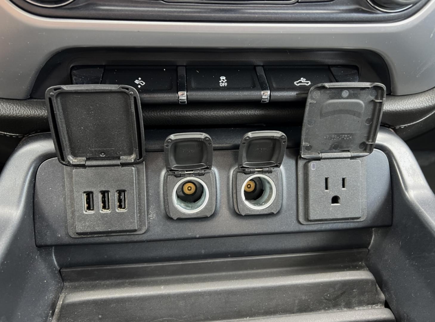 2015 GRAY /Black Leather GMC Sierra 1500 SLT Crew Cab 4x4 (3GTU2VEC2FG) with an 5.3L V8 engine, Automatic transmission, located at 506 S. Kingshighway, Cape Girardeau, MO, 63703, (573) 235-5000, 37.294991, -89.553635 - 2015 GMC Sierra 1500 SLT 1-Owner 123xxx miles 4x4 5.3L V8 Automatic Leather Navigation Power/Heated/Cooled Seats Backup Camera Bluetooth Remote Start Cruise Power Windows/Locks/Mirrors We have financing available and we accept trades! Fill out a credit application on our website or com - Photo#27
