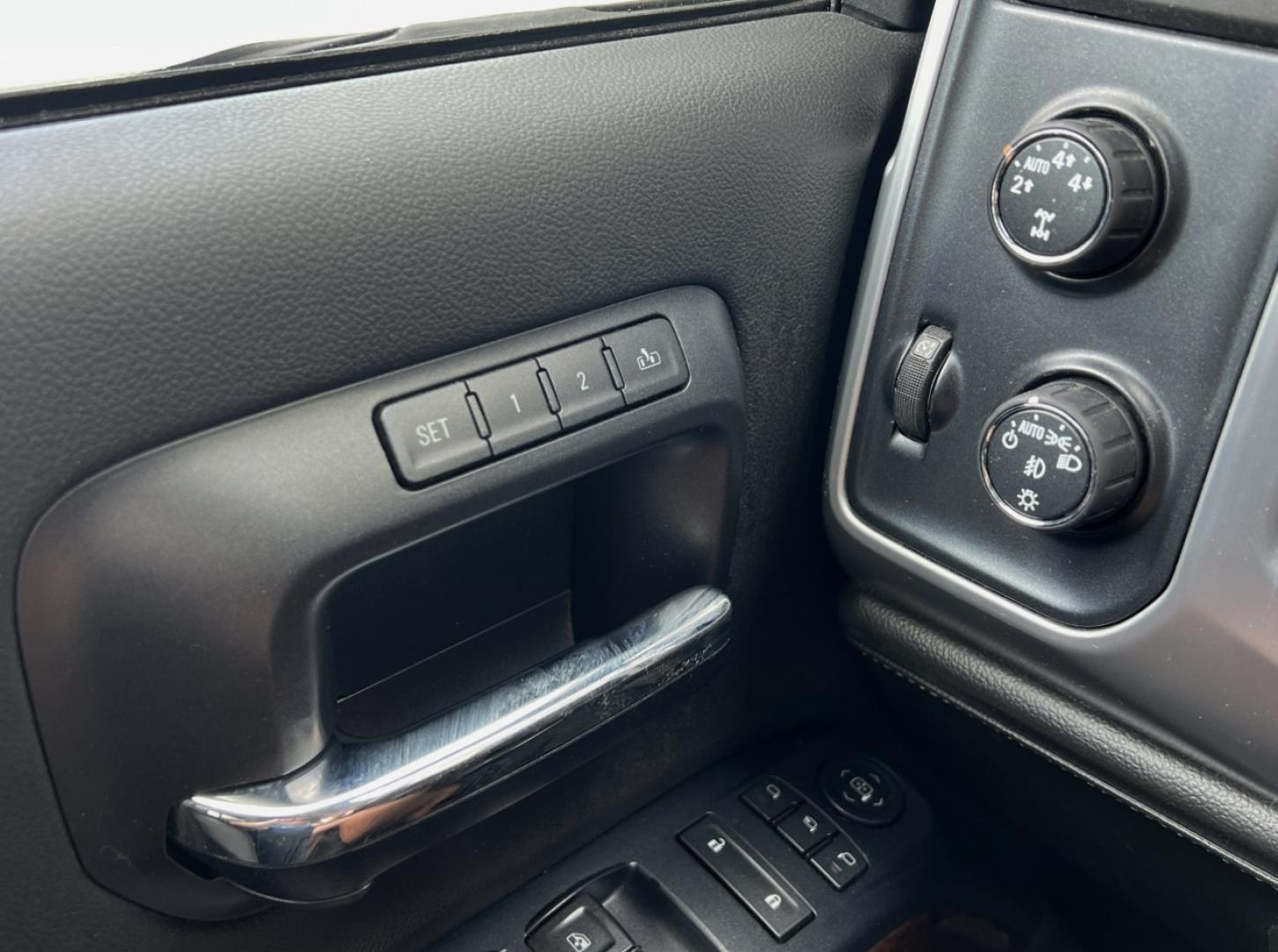 2015 GRAY /Black Leather GMC Sierra 1500 SLT Crew Cab 4x4 (3GTU2VEC2FG) with an 5.3L V8 engine, Automatic transmission, located at 506 S. Kingshighway, Cape Girardeau, MO, 63703, (573) 235-5000, 37.294991, -89.553635 - 2015 GMC Sierra 1500 SLT 1-Owner 123xxx miles 4x4 5.3L V8 Automatic Leather Navigation Power/Heated/Cooled Seats Backup Camera Bluetooth Remote Start Cruise Power Windows/Locks/Mirrors We have financing available and we accept trades! Fill out a credit application on our website or com - Photo#29