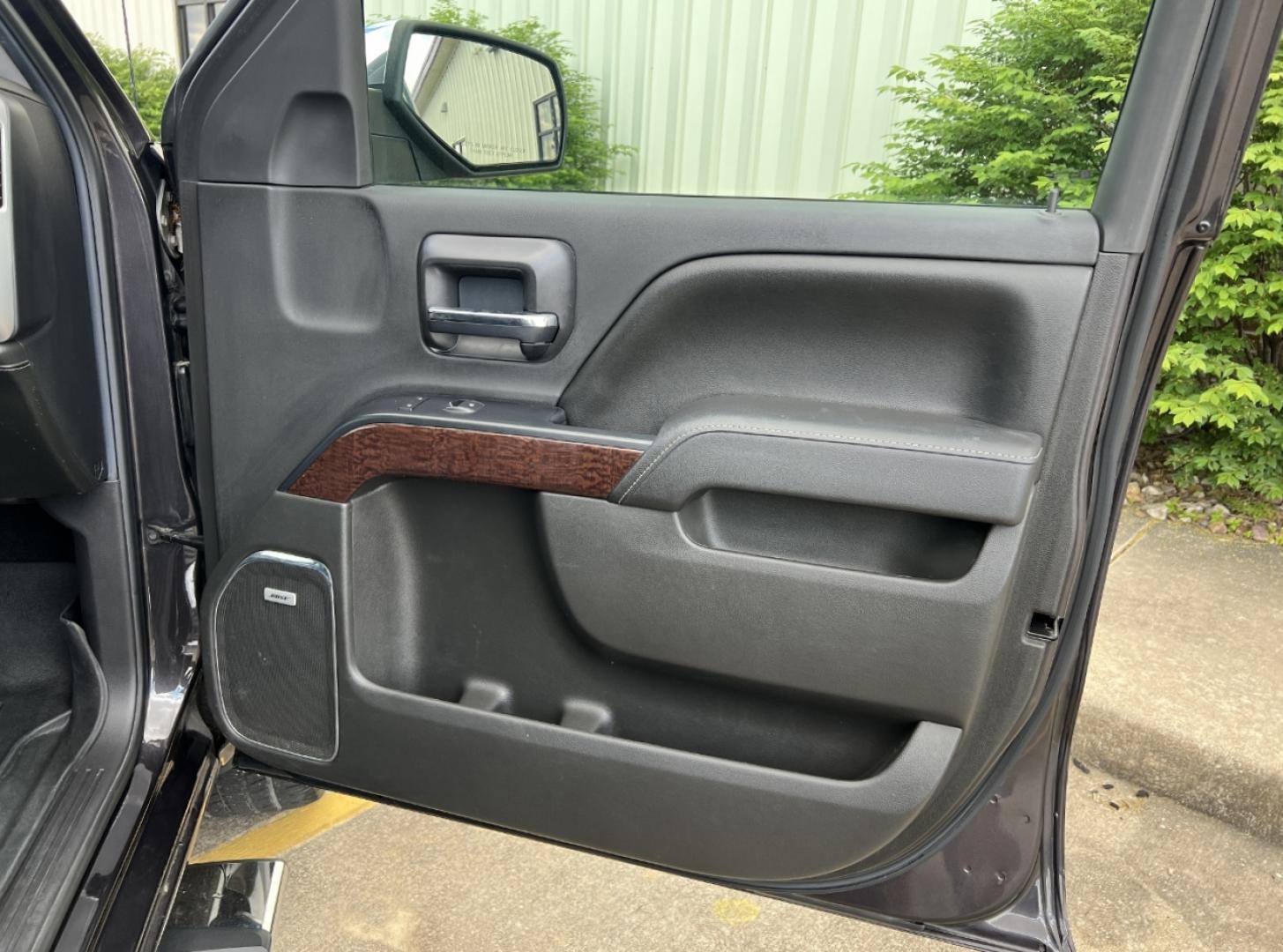 2015 GRAY /Black Leather GMC Sierra 1500 SLT Crew Cab 4x4 (3GTU2VEC2FG) with an 5.3L V8 engine, Automatic transmission, located at 506 S. Kingshighway, Cape Girardeau, MO, 63703, (573) 235-5000, 37.294991, -89.553635 - 2015 GMC Sierra 1500 SLT 1-Owner 123xxx miles 4x4 5.3L V8 Automatic Leather Navigation Power/Heated/Cooled Seats Backup Camera Bluetooth Remote Start Cruise Power Windows/Locks/Mirrors We have financing available and we accept trades! Fill out a credit application on our website or com - Photo#17