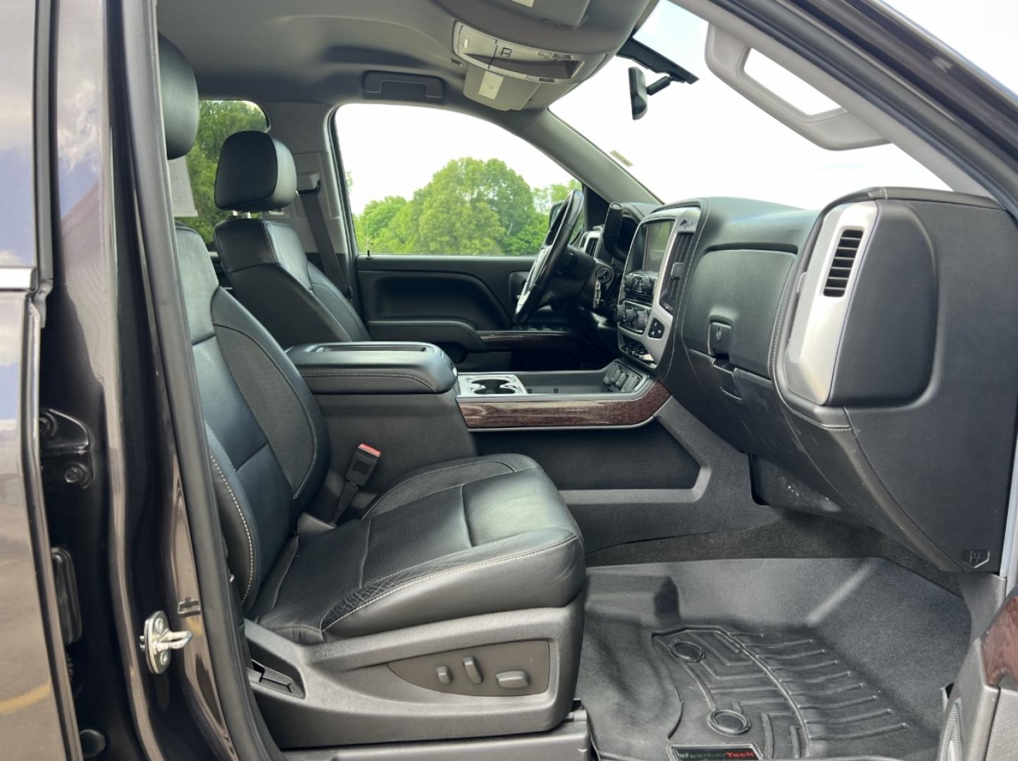 2015 GRAY /Black Leather GMC Sierra 1500 SLT Crew Cab 4x4 (3GTU2VEC2FG) with an 5.3L V8 engine, Automatic transmission, located at 506 S. Kingshighway, Cape Girardeau, MO, 63703, (573) 235-5000, 37.294991, -89.553635 - 2015 GMC Sierra 1500 SLT 1-Owner 123xxx miles 4x4 5.3L V8 Automatic Leather Navigation Power/Heated/Cooled Seats Backup Camera Bluetooth Remote Start Cruise Power Windows/Locks/Mirrors We have financing available and we accept trades! Fill out a credit application on our website or com - Photo#18