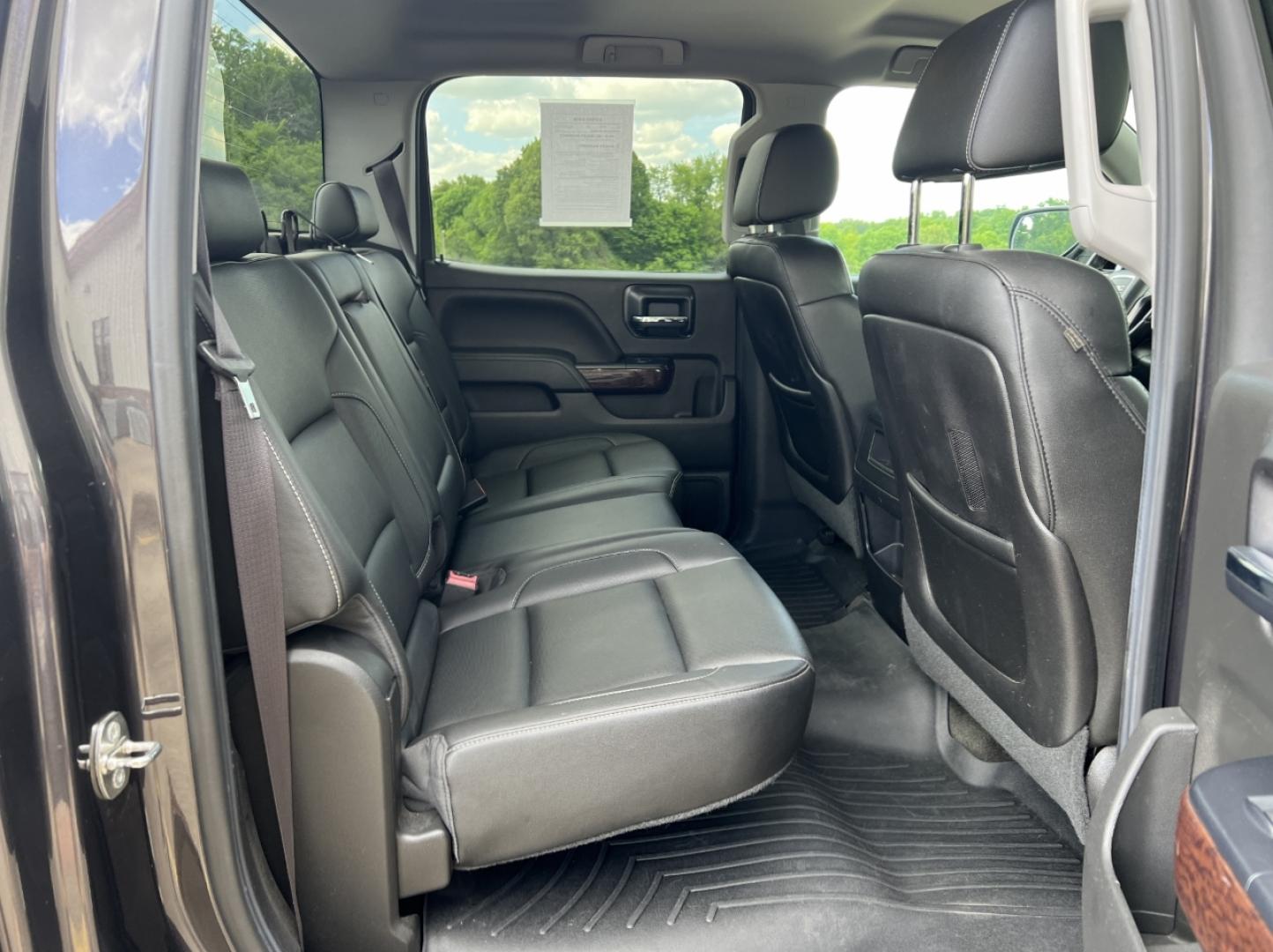2015 GRAY /Black Leather GMC Sierra 1500 SLT Crew Cab 4x4 (3GTU2VEC2FG) with an 5.3L V8 engine, Automatic transmission, located at 506 S. Kingshighway, Cape Girardeau, MO, 63703, (573) 235-5000, 37.294991, -89.553635 - 2015 GMC Sierra 1500 SLT 1-Owner 123xxx miles 4x4 5.3L V8 Automatic Leather Navigation Power/Heated/Cooled Seats Backup Camera Bluetooth Remote Start Cruise Power Windows/Locks/Mirrors We have financing available and we accept trades! Fill out a credit application on our website or com - Photo#20
