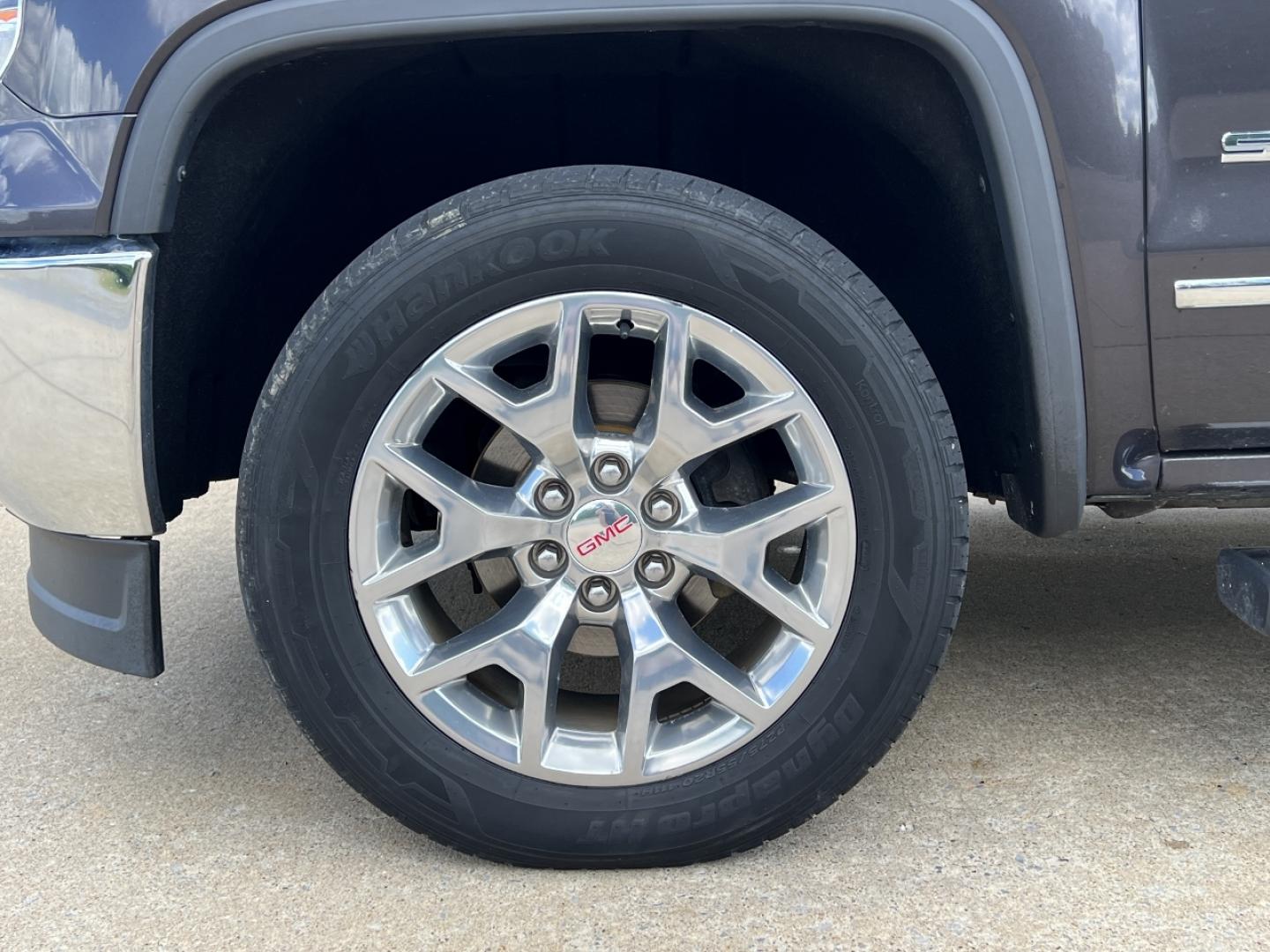 2015 GRAY /Black Leather GMC Sierra 1500 SLT Crew Cab 4x4 (3GTU2VEC2FG) with an 5.3L V8 engine, Automatic transmission, located at 506 S. Kingshighway, Cape Girardeau, MO, 63703, (573) 235-5000, 37.294991, -89.553635 - 2015 GMC Sierra 1500 SLT 1-Owner 123xxx miles 4x4 5.3L V8 Automatic Leather Navigation Power/Heated/Cooled Seats Backup Camera Bluetooth Remote Start Cruise Power Windows/Locks/Mirrors We have financing available and we accept trades! Fill out a credit application on our website or com - Photo#36