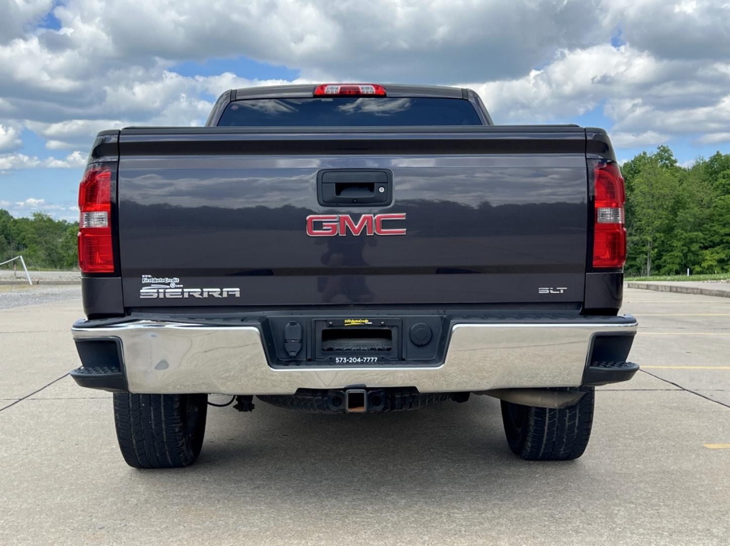 2015 GRAY /Black Leather GMC Sierra 1500 SLT Crew Cab 4x4 (3GTU2VEC2FG) with an 5.3L V8 engine, Automatic transmission, located at 506 S. Kingshighway, Cape Girardeau, MO, 63703, (573) 235-5000, 37.294991, -89.553635 - 2015 GMC Sierra 1500 SLT 1-Owner 123xxx miles 4x4 5.3L V8 Automatic Leather Navigation Power/Heated/Cooled Seats Backup Camera Bluetooth Remote Start Cruise Power Windows/Locks/Mirrors We have financing available and we accept trades! Fill out a credit application on our website or com - Photo#13