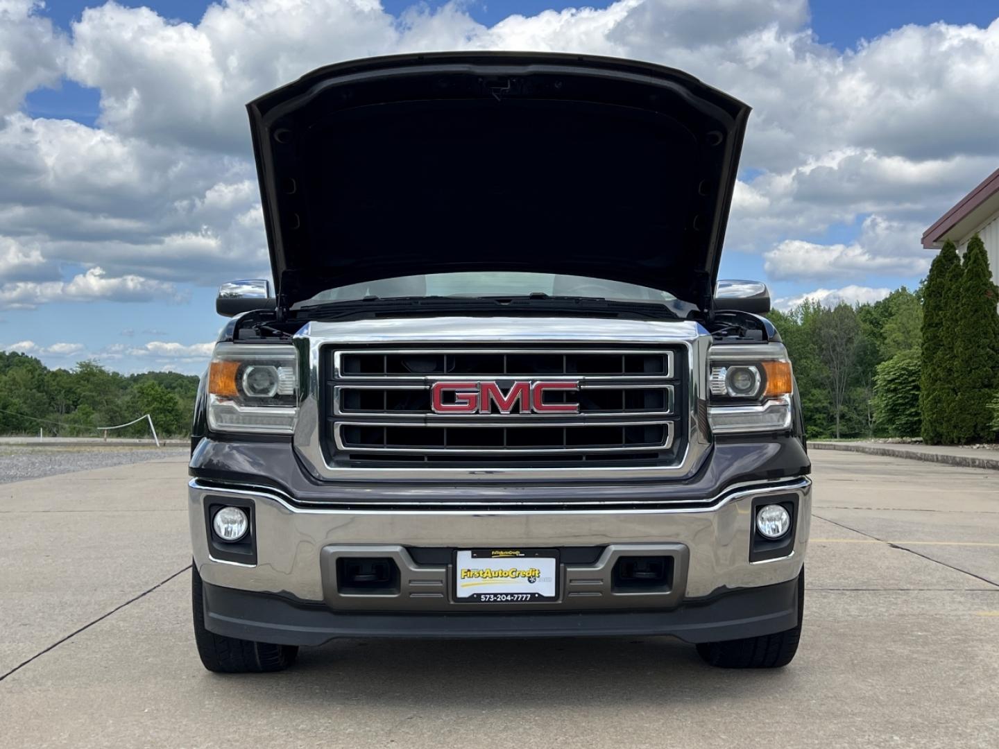2015 GRAY /Black Leather GMC Sierra 1500 SLT Crew Cab 4x4 (3GTU2VEC2FG) with an 5.3L V8 engine, Automatic transmission, located at 506 S. Kingshighway, Cape Girardeau, MO, 63703, (573) 235-5000, 37.294991, -89.553635 - 2015 GMC Sierra 1500 SLT 1-Owner 123xxx miles 4x4 5.3L V8 Automatic Leather Navigation Power/Heated/Cooled Seats Backup Camera Bluetooth Remote Start Cruise Power Windows/Locks/Mirrors We have financing available and we accept trades! Fill out a credit application on our website or com - Photo#34