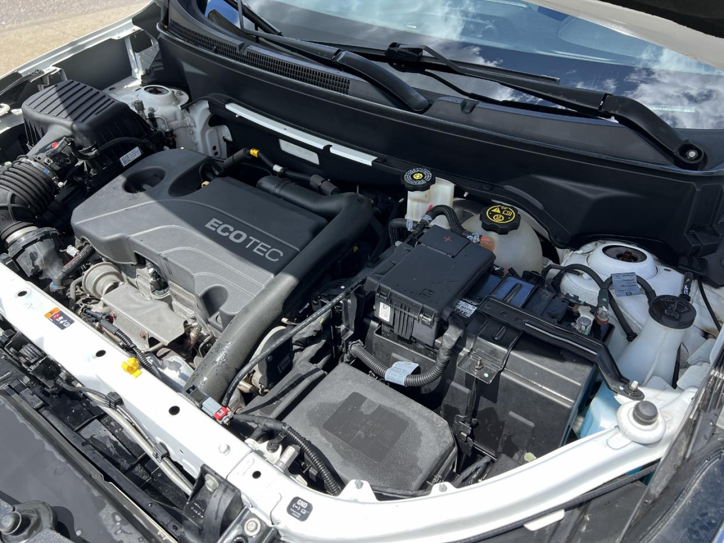 2021 WHITE /Gray Cloth Chevrolet Equinox LS 2WD (3GNAXHEVXMS) with an 1.5L 4 Cyl. Turbo engine, Automatic transmission, located at 2990 Old Orchard Rd., Jackson, MO, 63755, 37.354214, -89.612106 - 2021 Chevrolet Equinox LS 1-Owner 131xxx miles Front Wheel Drive 1.5L 4 Cyl. Automatic Backup Camera Power Driver Seat Bluetooth Cruise Power Windows/Locks/Mirrors We have financing available and we accept trades! Fill out a credit application on our website or come by today! If you have - Photo#33