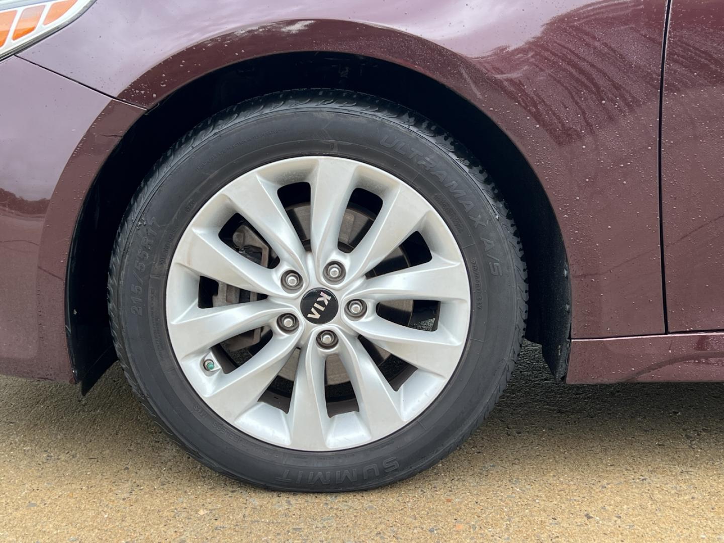 2016 MAROON /Black Cloth Kia Optima LX (5XXGT4L37GG) with an 2.4L 4 Cyl. engine, Automatic transmission, located at 506 S. Kingshighway, Cape Girardeau, MO, 63703, (573) 235-5000, 37.294991, -89.553635 - 2016 Kia Optima LX 112xxx miles Front Wheel Drive 2.4L 4 Cyl. Automatic Backup Camera Bluetooth Cruise Power Windows/Locks/Mirrors We have financing available and we accept trades! Fill out a credit application on our website or come by today! If you have any questions, give us a call at ( - Photo#28