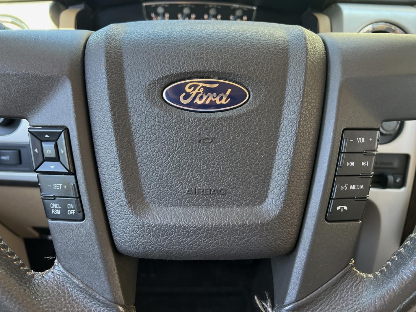 2013 BLACK /Tan Leather Ford F-150 Lariat SuperCrew 6.5-ft. Bed 4WD (1FTFW1EF4DK) with an 5.0L V8 engine, Automatic transmission, located at 506 S. Kingshighway, Cape Girardeau, MO, 63703, (573) 235-5000, 37.294991, -89.553635 - 2013 Ford F-150 Lariat 103xxx miles 4x4 5.0L V8 Automatic Leather Navigation Backup Camera Power/Heated/Cooled Seats Sunroof Bluetooth Remote Start Cruise Power Windows/Locks/Mirrors We have financing available and we accept trades! Fill out a credit application on our website or come - Photo#25