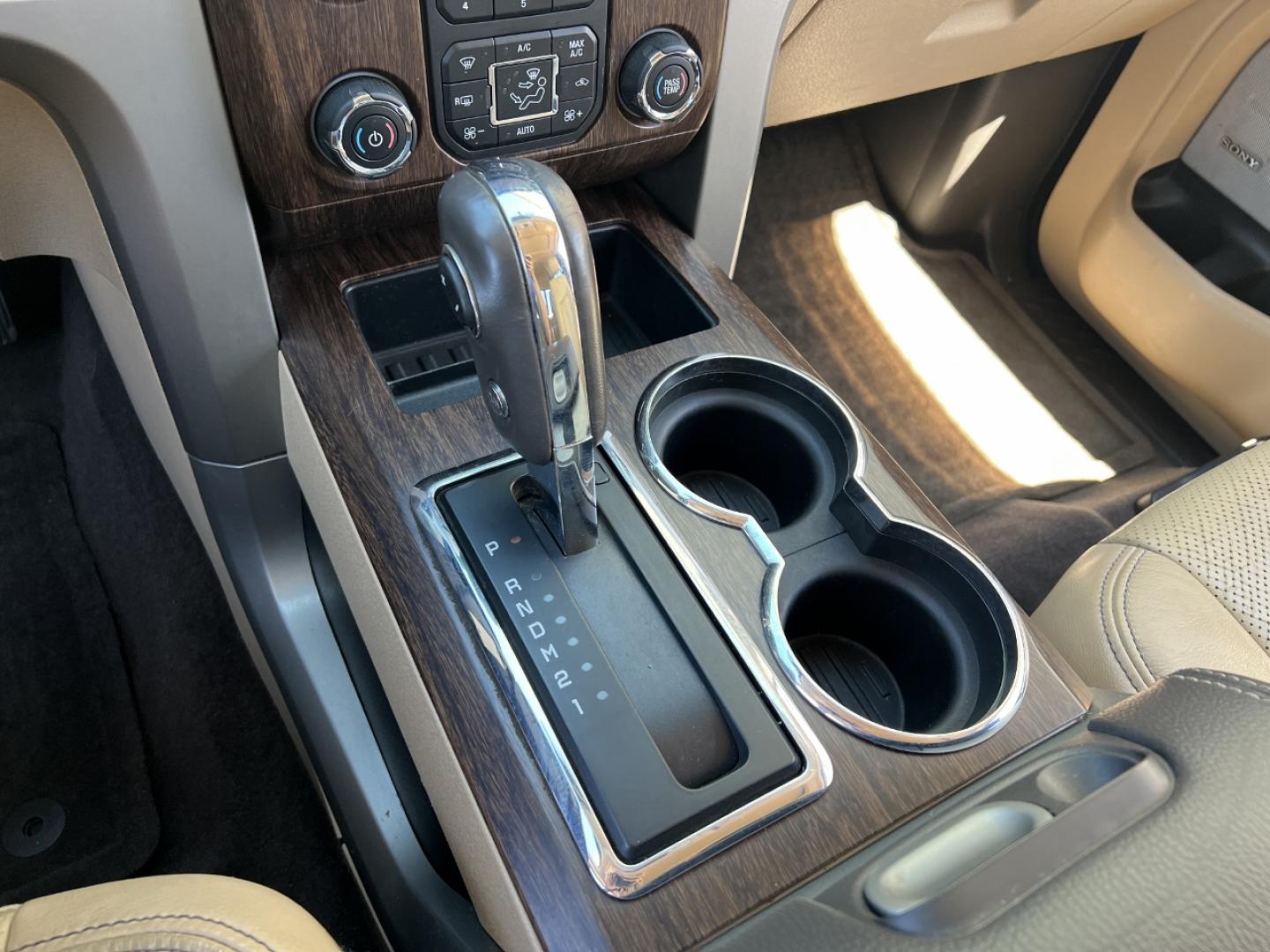 2013 BLACK /Tan Leather Ford F-150 Lariat SuperCrew 6.5-ft. Bed 4WD (1FTFW1EF4DK) with an 5.0L V8 engine, Automatic transmission, located at 506 S. Kingshighway, Cape Girardeau, MO, 63703, (573) 235-5000, 37.294991, -89.553635 - 2013 Ford F-150 Lariat 103xxx miles 4x4 5.0L V8 Automatic Leather Navigation Backup Camera Power/Heated/Cooled Seats Sunroof Bluetooth Remote Start Cruise Power Windows/Locks/Mirrors We have financing available and we accept trades! Fill out a credit application on our website or come - Photo#27