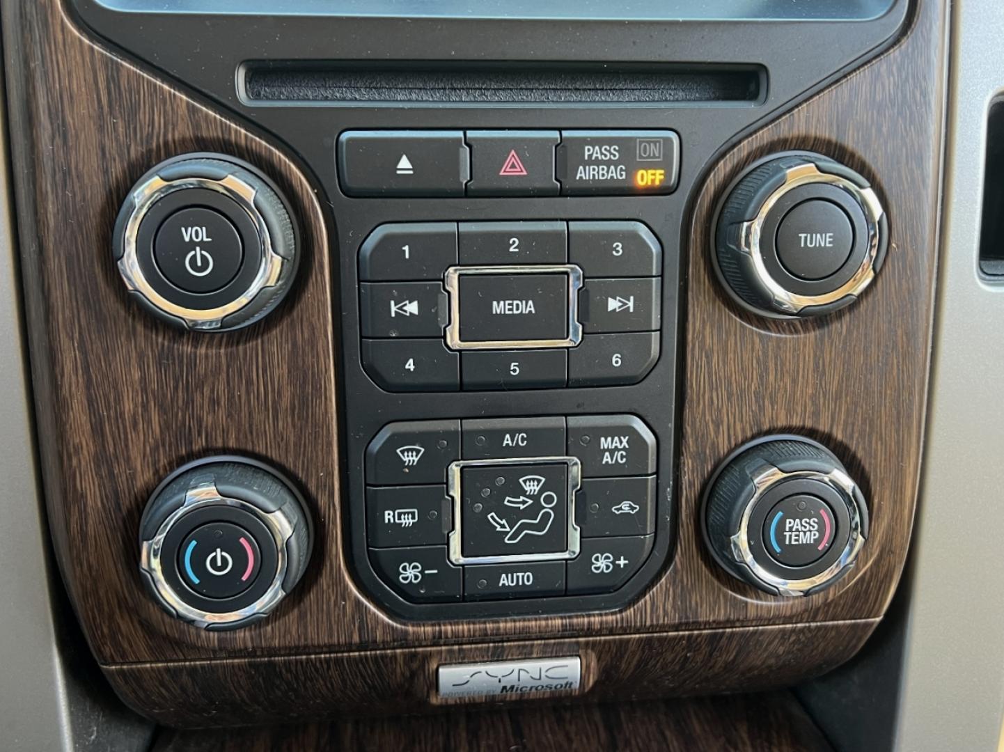 2013 BLACK /Tan Leather Ford F-150 Lariat SuperCrew 6.5-ft. Bed 4WD (1FTFW1EF4DK) with an 5.0L V8 engine, Automatic transmission, located at 506 S. Kingshighway, Cape Girardeau, MO, 63703, (573) 235-5000, 37.294991, -89.553635 - 2013 Ford F-150 Lariat 103xxx miles 4x4 5.0L V8 Automatic Leather Navigation Backup Camera Power/Heated/Cooled Seats Sunroof Bluetooth Remote Start Cruise Power Windows/Locks/Mirrors We have financing available and we accept trades! Fill out a credit application on our website or come - Photo#29