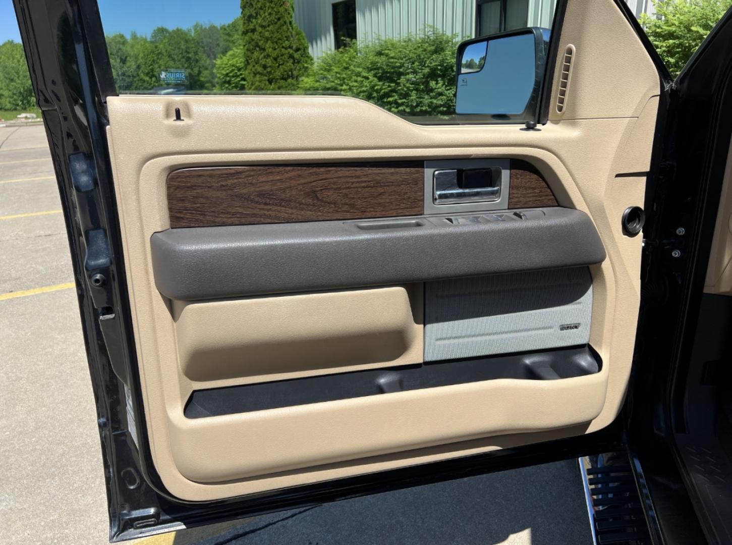 2013 BLACK /Tan Leather Ford F-150 Lariat SuperCrew 6.5-ft. Bed 4WD (1FTFW1EF4DK) with an 5.0L V8 engine, Automatic transmission, located at 506 S. Kingshighway, Cape Girardeau, MO, 63703, (573) 235-5000, 37.294991, -89.553635 - 2013 Ford F-150 Lariat 103xxx miles 4x4 5.0L V8 Automatic Leather Navigation Backup Camera Power/Heated/Cooled Seats Sunroof Bluetooth Remote Start Cruise Power Windows/Locks/Mirrors We have financing available and we accept trades! Fill out a credit application on our website or come - Photo#16