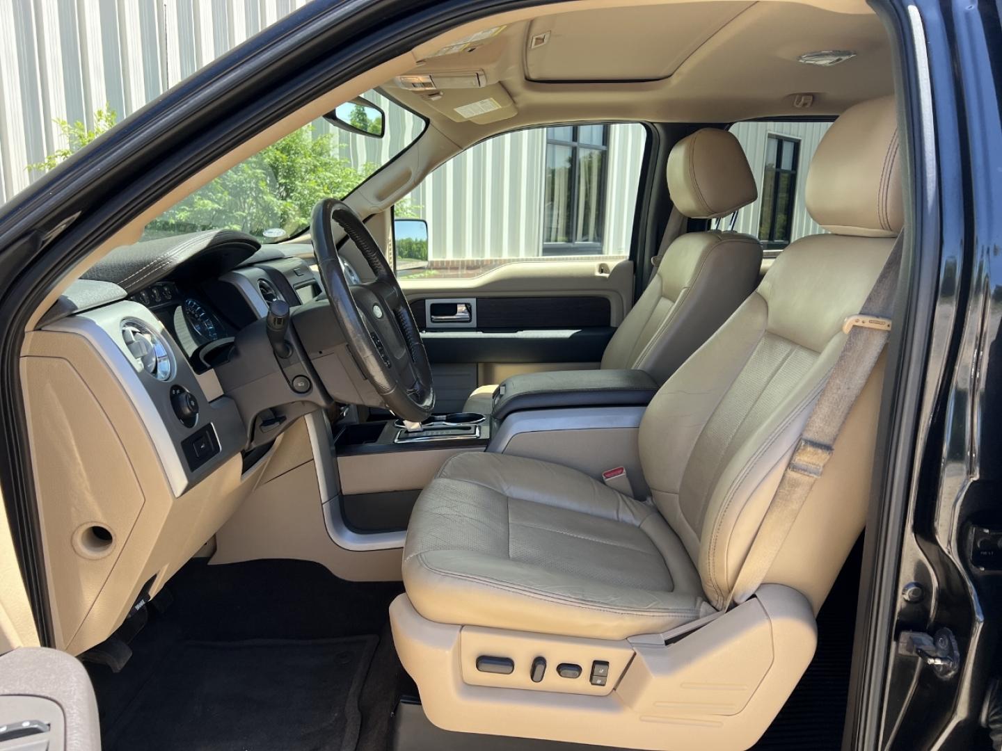 2013 BLACK /Tan Leather Ford F-150 Lariat SuperCrew 6.5-ft. Bed 4WD (1FTFW1EF4DK) with an 5.0L V8 engine, Automatic transmission, located at 506 S. Kingshighway, Cape Girardeau, MO, 63703, (573) 235-5000, 37.294991, -89.553635 - 2013 Ford F-150 Lariat 103xxx miles 4x4 5.0L V8 Automatic Leather Navigation Backup Camera Power/Heated/Cooled Seats Sunroof Bluetooth Remote Start Cruise Power Windows/Locks/Mirrors We have financing available and we accept trades! Fill out a credit application on our website or come - Photo#17