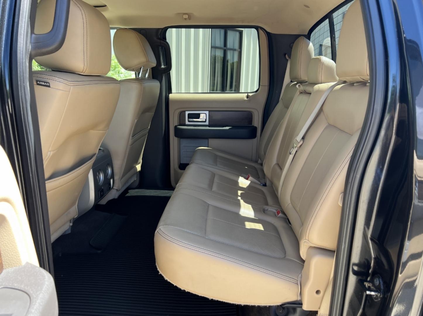 2013 BLACK /Tan Leather Ford F-150 Lariat SuperCrew 6.5-ft. Bed 4WD (1FTFW1EF4DK) with an 5.0L V8 engine, Automatic transmission, located at 506 S. Kingshighway, Cape Girardeau, MO, 63703, (573) 235-5000, 37.294991, -89.553635 - 2013 Ford F-150 Lariat 103xxx miles 4x4 5.0L V8 Automatic Leather Navigation Backup Camera Power/Heated/Cooled Seats Sunroof Bluetooth Remote Start Cruise Power Windows/Locks/Mirrors We have financing available and we accept trades! Fill out a credit application on our website or come - Photo#20