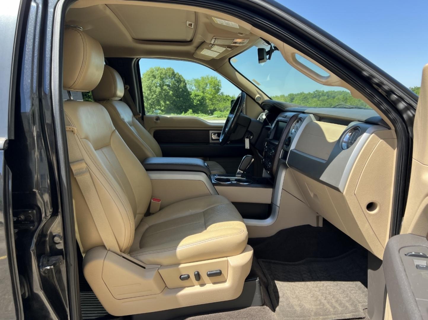 2013 BLACK /Tan Leather Ford F-150 Lariat SuperCrew 6.5-ft. Bed 4WD (1FTFW1EF4DK) with an 5.0L V8 engine, Automatic transmission, located at 506 S. Kingshighway, Cape Girardeau, MO, 63703, (573) 235-5000, 37.294991, -89.553635 - 2013 Ford F-150 Lariat 103xxx miles 4x4 5.0L V8 Automatic Leather Navigation Backup Camera Power/Heated/Cooled Seats Sunroof Bluetooth Remote Start Cruise Power Windows/Locks/Mirrors We have financing available and we accept trades! Fill out a credit application on our website or come - Photo#19