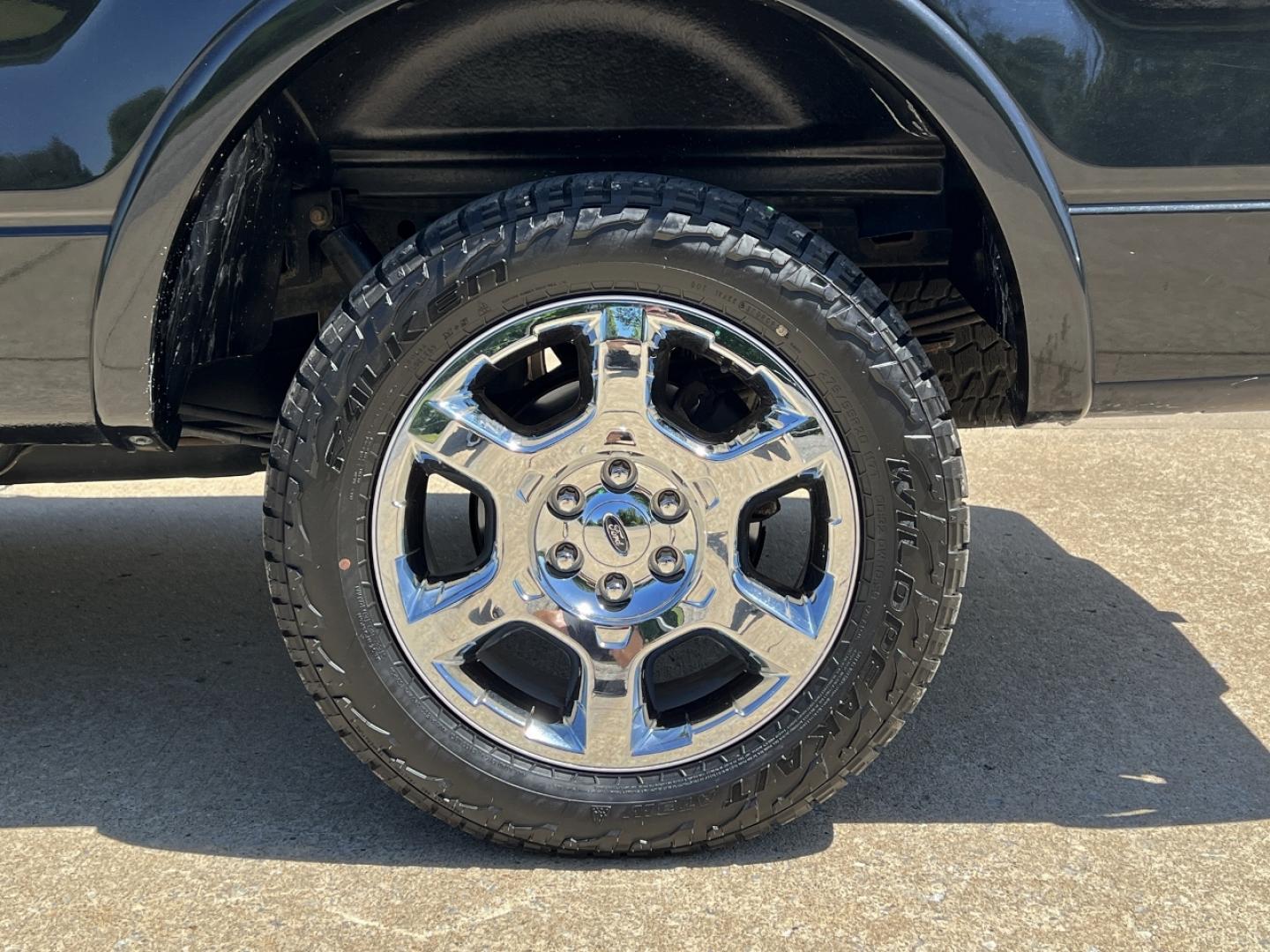 2013 BLACK /Tan Leather Ford F-150 Lariat SuperCrew 6.5-ft. Bed 4WD (1FTFW1EF4DK) with an 5.0L V8 engine, Automatic transmission, located at 506 S. Kingshighway, Cape Girardeau, MO, 63703, (573) 235-5000, 37.294991, -89.553635 - 2013 Ford F-150 Lariat 103xxx miles 4x4 5.0L V8 Automatic Leather Navigation Backup Camera Power/Heated/Cooled Seats Sunroof Bluetooth Remote Start Cruise Power Windows/Locks/Mirrors We have financing available and we accept trades! Fill out a credit application on our website or come - Photo#40
