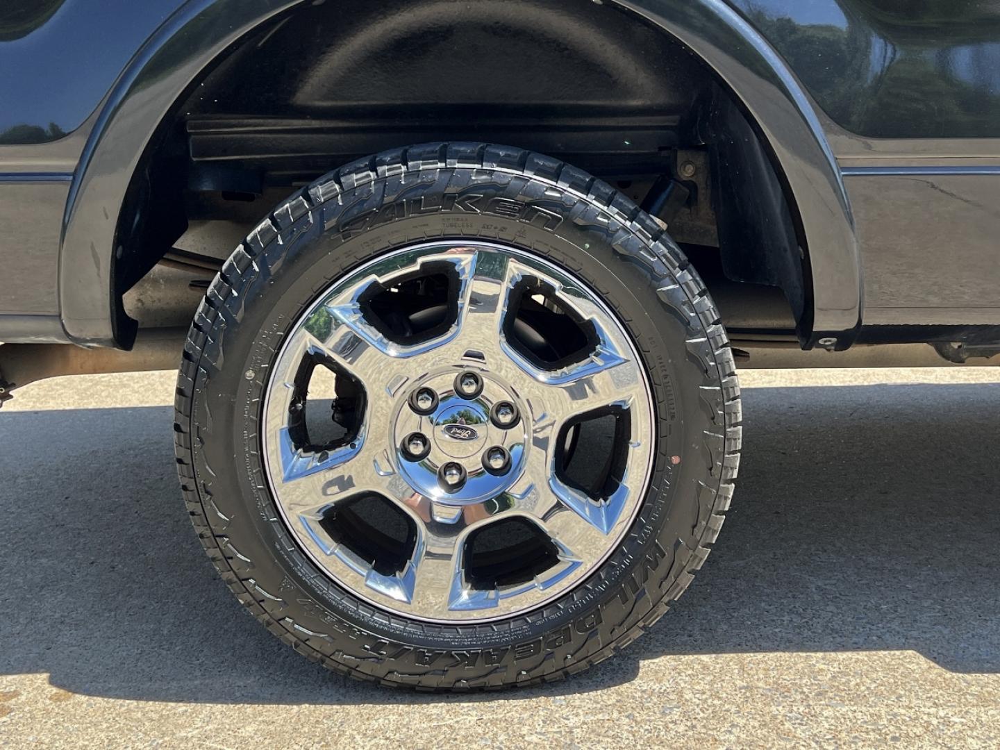 2013 BLACK /Tan Leather Ford F-150 Lariat SuperCrew 6.5-ft. Bed 4WD (1FTFW1EF4DK) with an 5.0L V8 engine, Automatic transmission, located at 506 S. Kingshighway, Cape Girardeau, MO, 63703, (573) 235-5000, 37.294991, -89.553635 - 2013 Ford F-150 Lariat 103xxx miles 4x4 5.0L V8 Automatic Leather Navigation Backup Camera Power/Heated/Cooled Seats Sunroof Bluetooth Remote Start Cruise Power Windows/Locks/Mirrors We have financing available and we accept trades! Fill out a credit application on our website or come - Photo#41