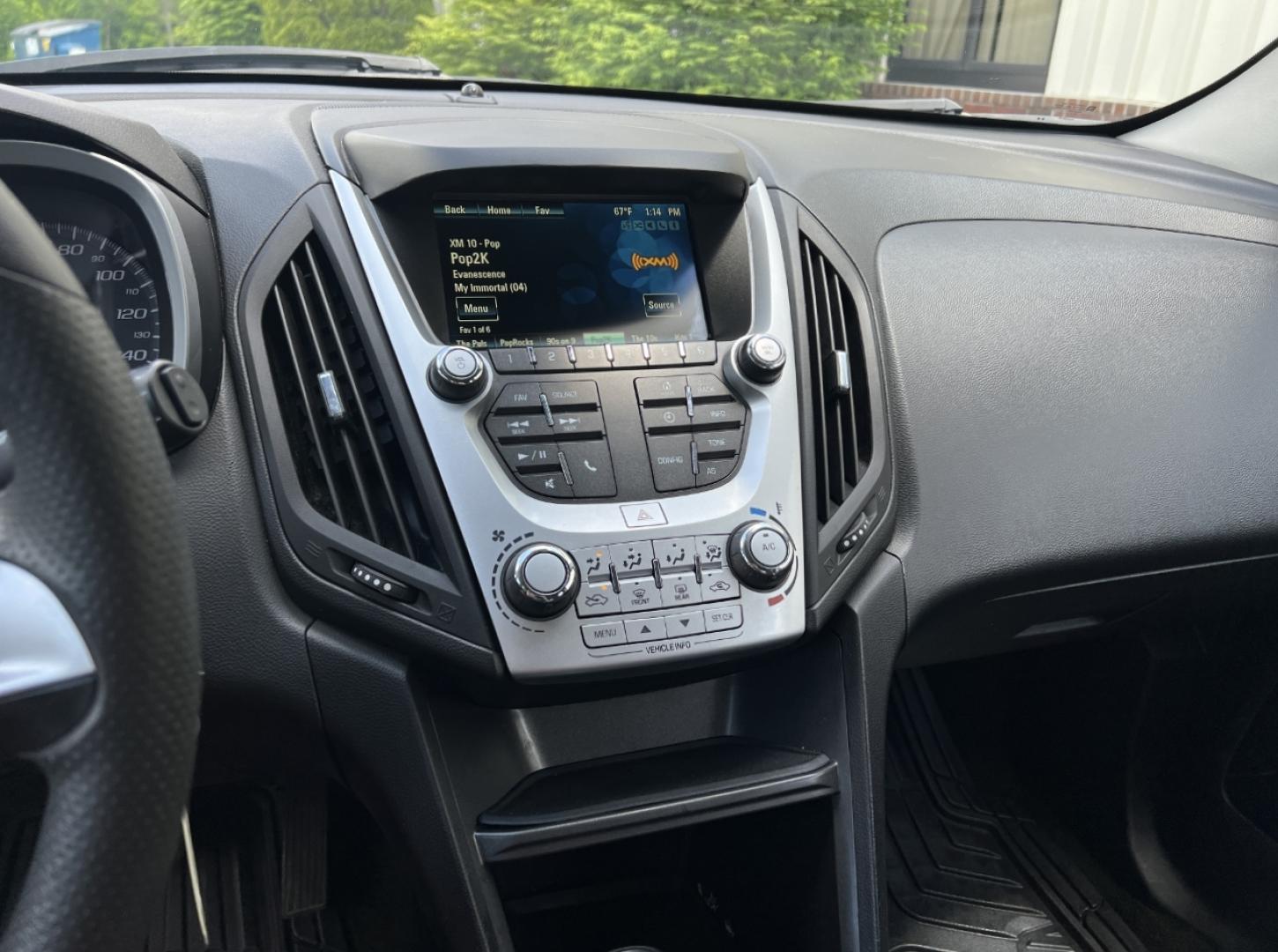 2017 GRAY /Black Cloth Chevrolet Equinox LT 2WD (2GNALCEKXH1) with an 2.4L 4 Cyl. engine, Automatic transmission, located at 506 S. Kingshighway, Cape Girardeau, MO, 63703, (573) 235-5000, 37.294991, -89.553635 - 2017 Chevrolet Equinox LT 131xxx miles Front Wheel Drive 2.4L 4 Cyl. Automatic Backup Camera Bluetooth Cruise Power Windows/Locks/Mirrors We have financing available and we accept trades! Fill out a credit application on our website or come by today! If you have any questions, give us a ca - Photo#20