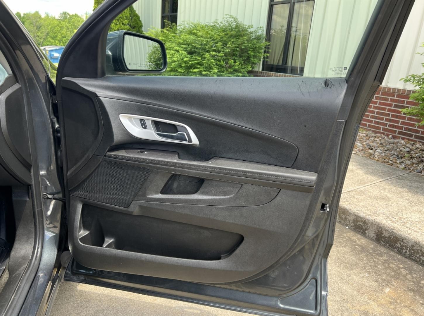 2017 GRAY /Black Cloth Chevrolet Equinox LT 2WD (2GNALCEKXH1) with an 2.4L 4 Cyl. engine, Automatic transmission, located at 506 S. Kingshighway, Cape Girardeau, MO, 63703, (573) 235-5000, 37.294991, -89.553635 - 2017 Chevrolet Equinox LT 131xxx miles Front Wheel Drive 2.4L 4 Cyl. Automatic Backup Camera Bluetooth Cruise Power Windows/Locks/Mirrors We have financing available and we accept trades! Fill out a credit application on our website or come by today! If you have any questions, give us a ca - Photo#12