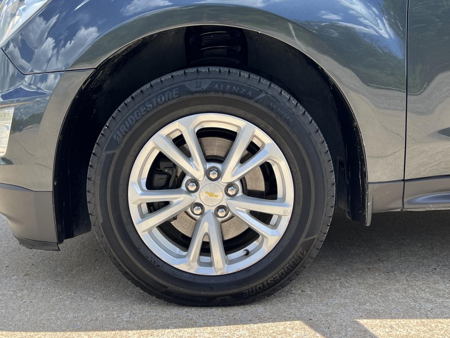 2017 GRAY /Black Cloth Chevrolet Equinox LT 2WD (2GNALCEKXH1) with an 2.4L 4 Cyl. engine, Automatic transmission, located at 506 S. Kingshighway, Cape Girardeau, MO, 63703, (573) 235-5000, 37.294991, -89.553635 - 2017 Chevrolet Equinox LT 131xxx miles Front Wheel Drive 2.4L 4 Cyl. Automatic Backup Camera Bluetooth Cruise Power Windows/Locks/Mirrors We have financing available and we accept trades! Fill out a credit application on our website or come by today! If you have any questions, give us a ca - Photo#29