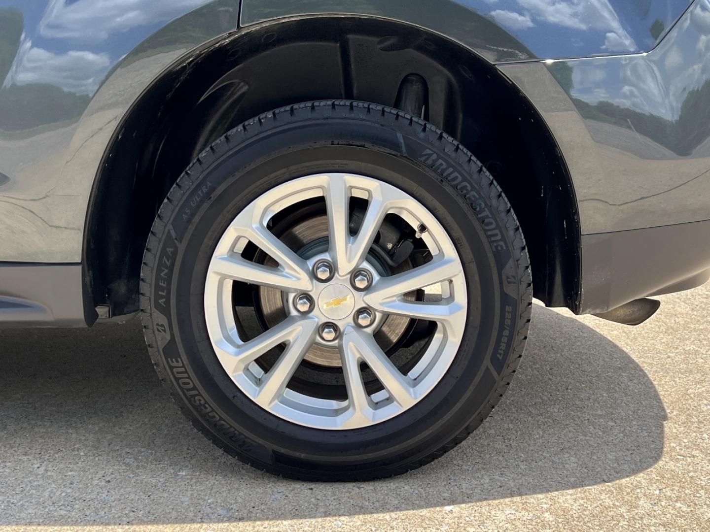 2017 GRAY /Black Cloth Chevrolet Equinox LT 2WD (2GNALCEKXH1) with an 2.4L 4 Cyl. engine, Automatic transmission, located at 506 S. Kingshighway, Cape Girardeau, MO, 63703, (573) 235-5000, 37.294991, -89.553635 - 2017 Chevrolet Equinox LT 131xxx miles Front Wheel Drive 2.4L 4 Cyl. Automatic Backup Camera Bluetooth Cruise Power Windows/Locks/Mirrors We have financing available and we accept trades! Fill out a credit application on our website or come by today! If you have any questions, give us a ca - Photo#31