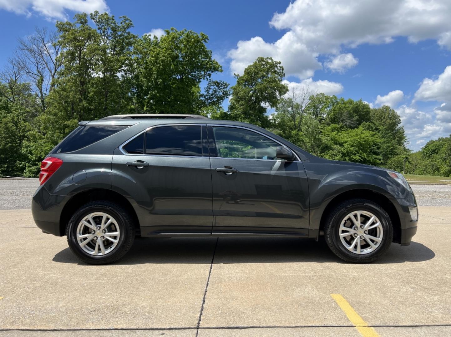 2017 GRAY /Black Cloth Chevrolet Equinox LT 2WD (2GNALCEKXH1) with an 2.4L 4 Cyl. engine, Automatic transmission, located at 506 S. Kingshighway, Cape Girardeau, MO, 63703, (573) 235-5000, 37.294991, -89.553635 - 2017 Chevrolet Equinox LT 131xxx miles Front Wheel Drive 2.4L 4 Cyl. Automatic Backup Camera Bluetooth Cruise Power Windows/Locks/Mirrors We have financing available and we accept trades! Fill out a credit application on our website or come by today! If you have any questions, give us a ca - Photo#5