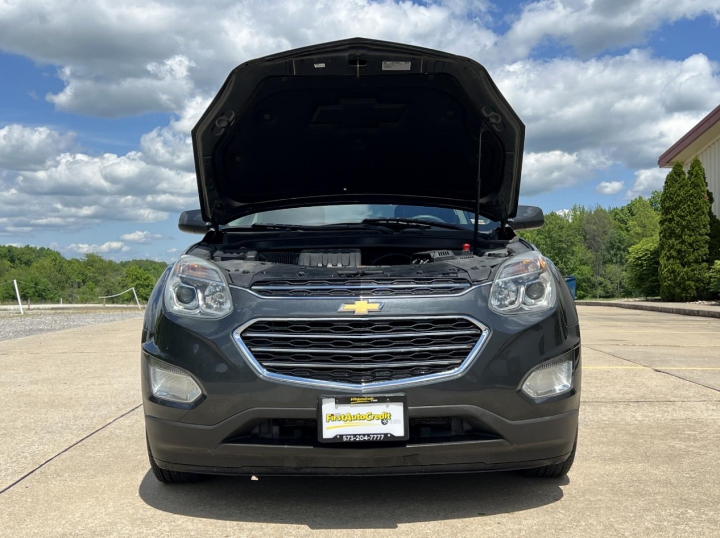 2017 GRAY /Black Cloth Chevrolet Equinox LT 2WD (2GNALCEKXH1) with an 2.4L 4 Cyl. engine, Automatic transmission, located at 506 S. Kingshighway, Cape Girardeau, MO, 63703, (573) 235-5000, 37.294991, -89.553635 - 2017 Chevrolet Equinox LT 131xxx miles Front Wheel Drive 2.4L 4 Cyl. Automatic Backup Camera Bluetooth Cruise Power Windows/Locks/Mirrors We have financing available and we accept trades! Fill out a credit application on our website or come by today! If you have any questions, give us a ca - Photo#27