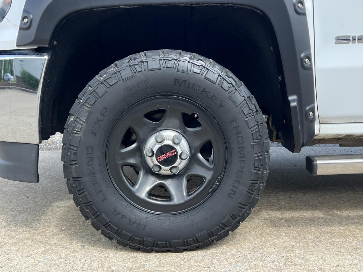 2016 WHITE /Gray Cloth GMC Sierra 1500 Crew Cab 2WD (1GTR1LEC3GZ) with an 5.3L V8 engine, Automatic transmission, located at 2990 Old Orchard Rd., Jackson, MO, 63755, 37.354214, -89.612106 - 2016 GMC Sierra 1500 109xxx miles Rear Wheel Drive 5.3L V8 Automatic Backup Camera Bluetooth Remote Start Cruise Power Windows/Locks/Mirrors We have financing available and we accept trades! Fill out a credit application on our website or come by today! If you have any questions, give us - Photo#30
